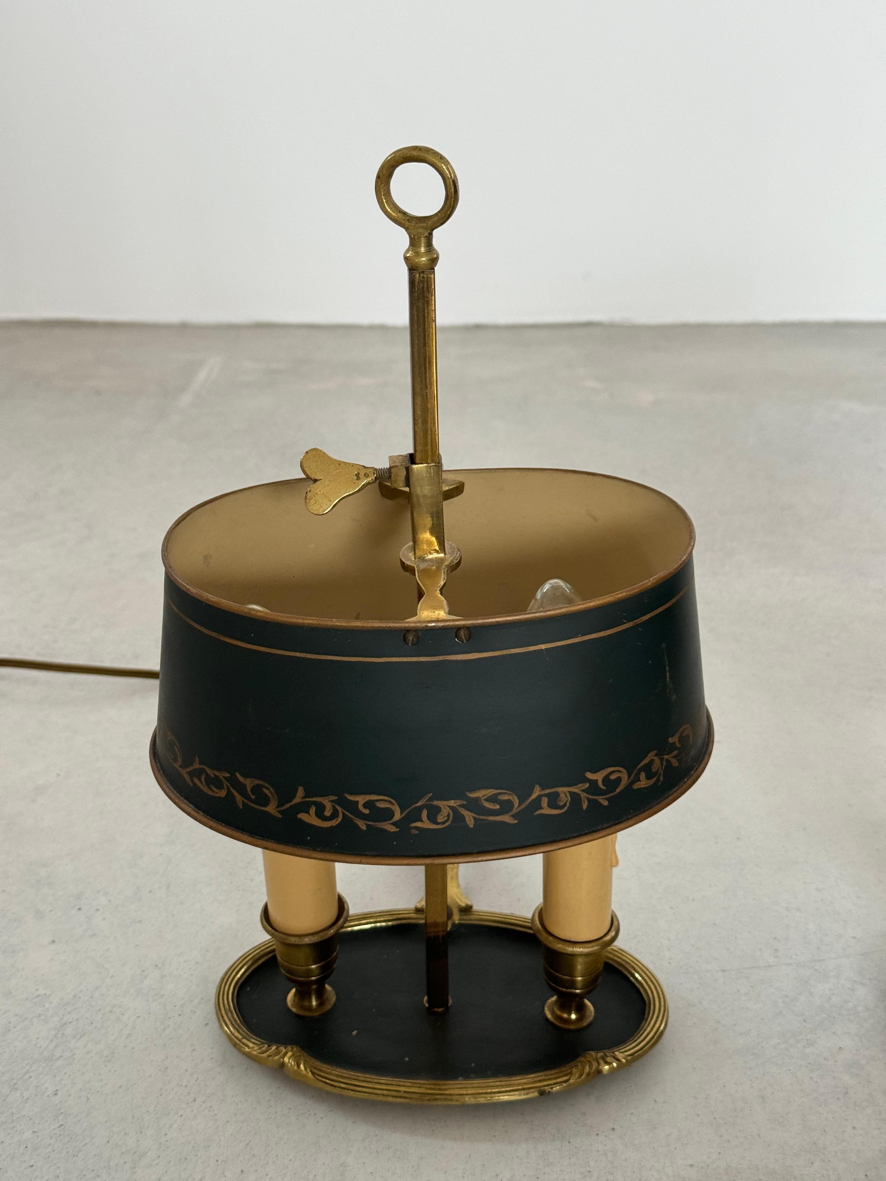 Paar Bouillotte-Nachttischlampen, Bronze, Louis XV.-Stil, Frankreich 1950er Jahre im Angebot 5
