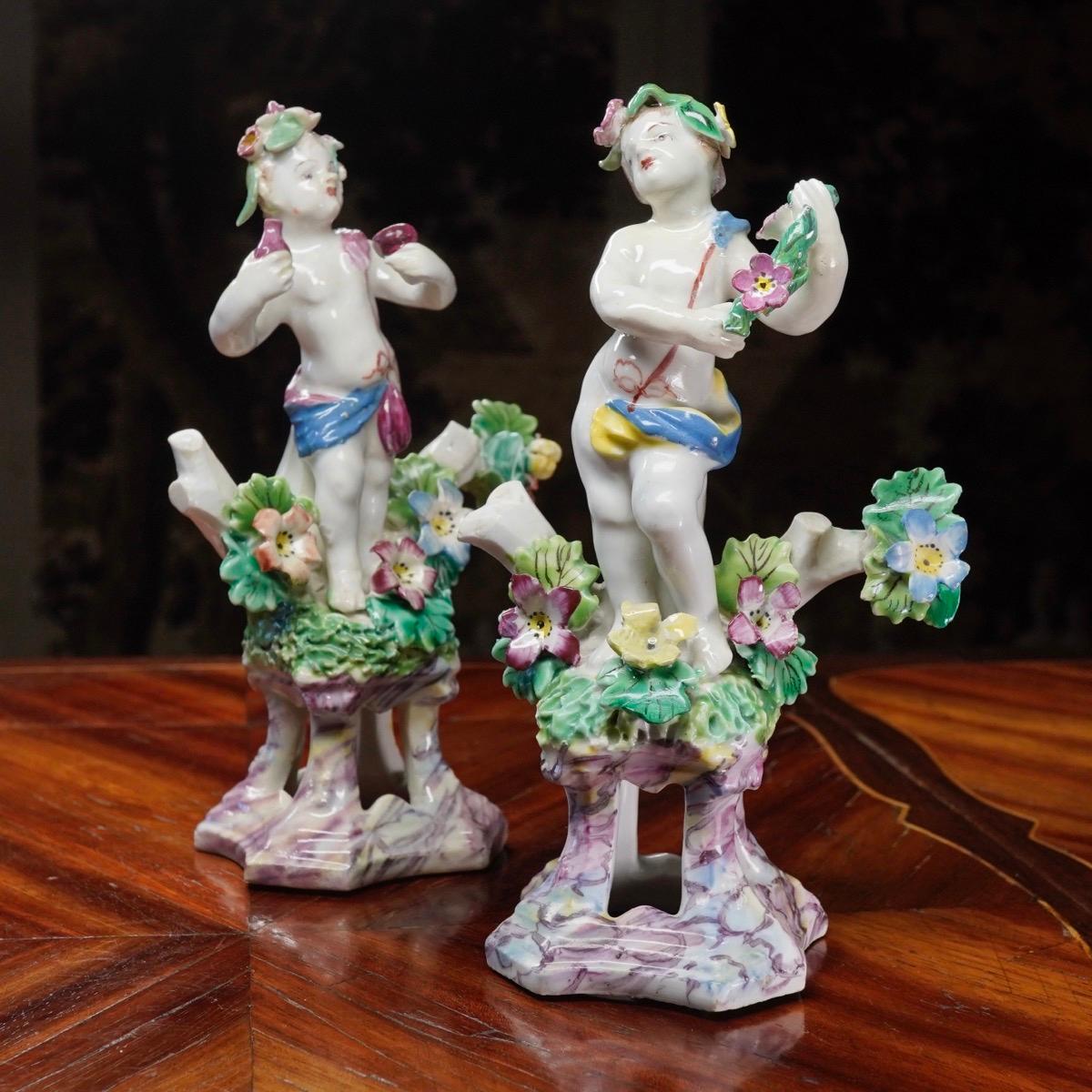 Pair of Bow Cherub Figures on Plinths, Decked with Flowers, circa 1765 In Good Condition For Sale In Geelong, Victoria
