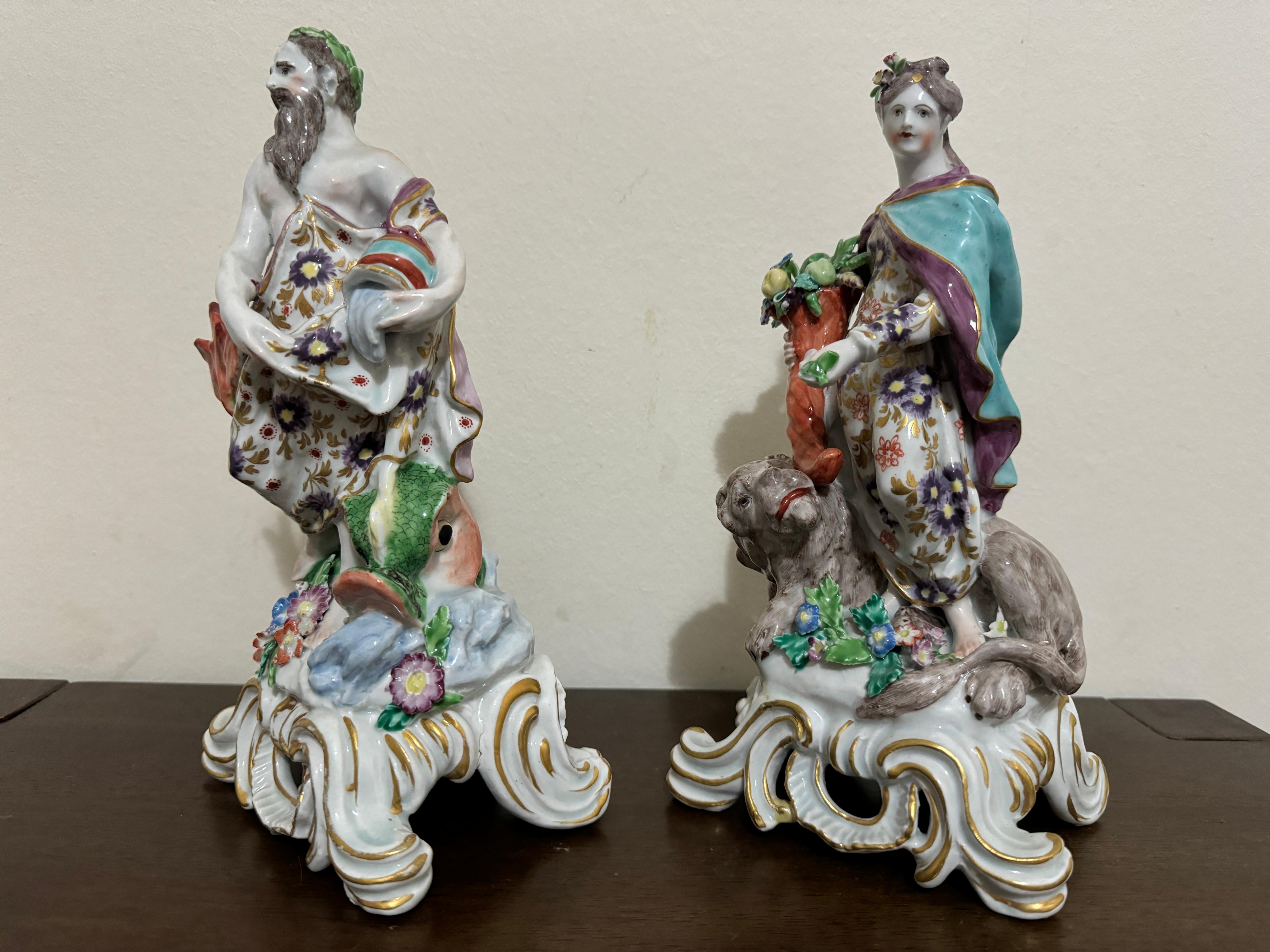 Coppia di figure di elementi di Bow Porcelain, 