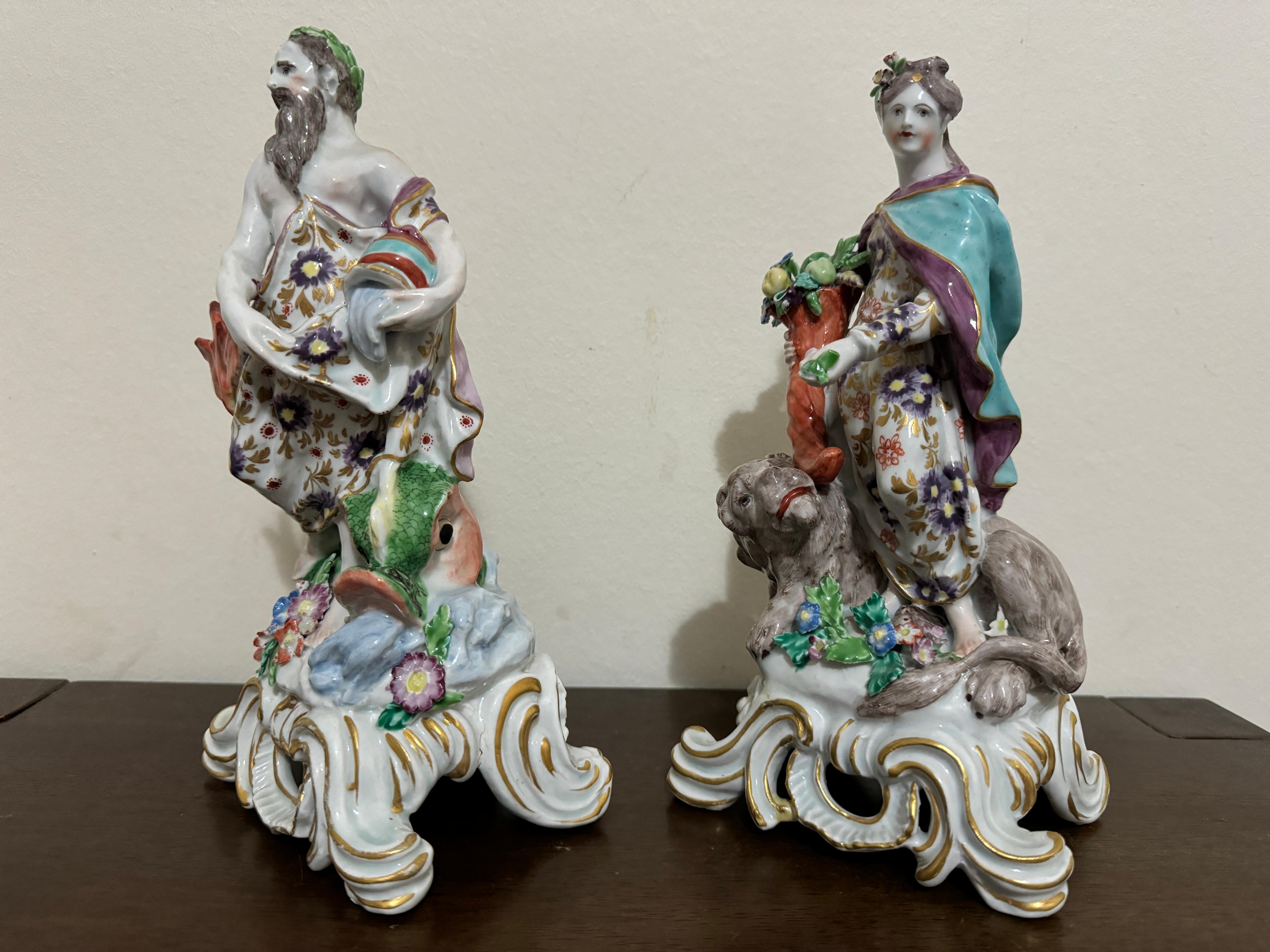 Rococò Coppia di figure di elementi di Bow Porcelain, 