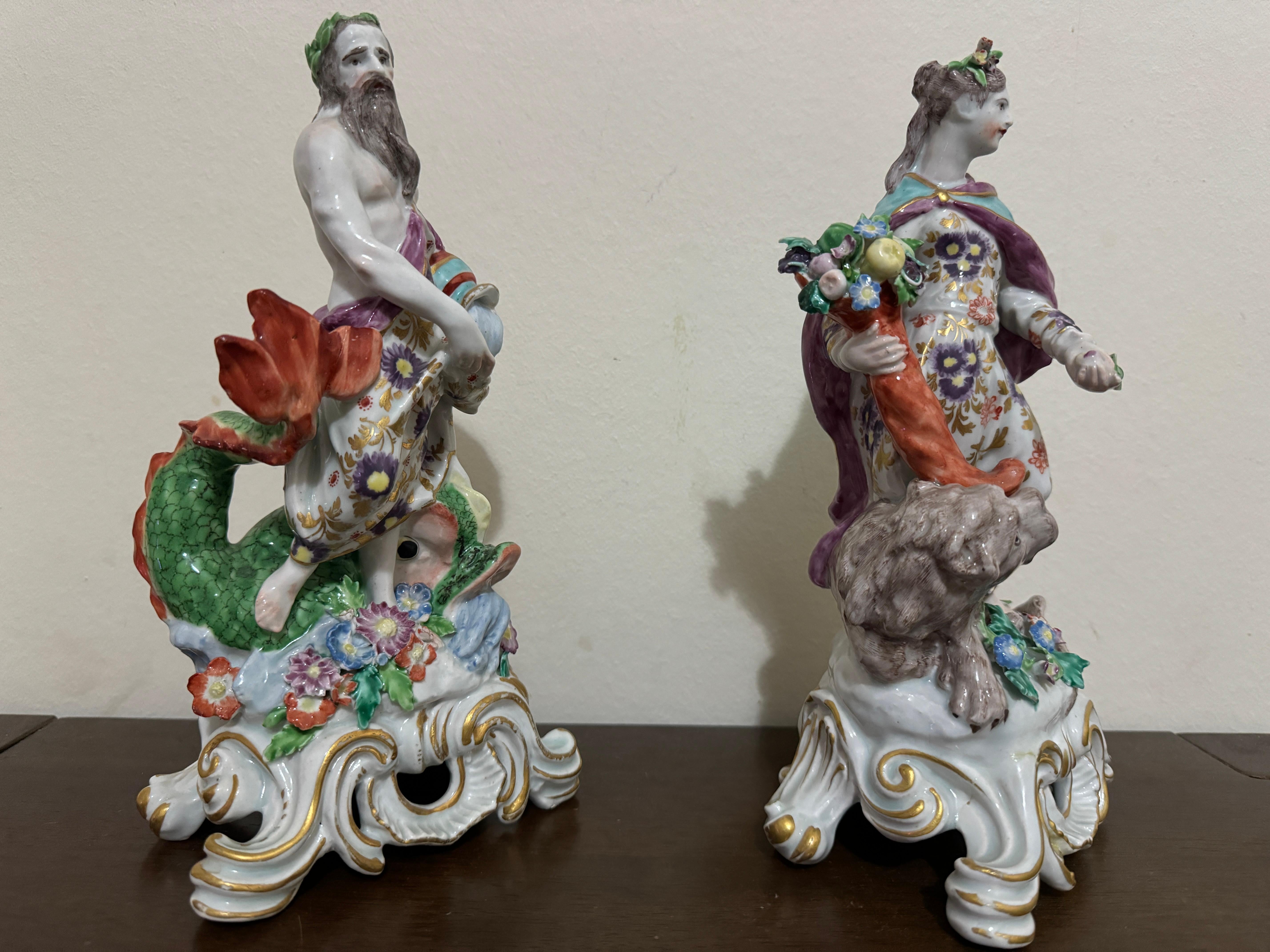 Coppia di figure di elementi di Bow Porcelain, 