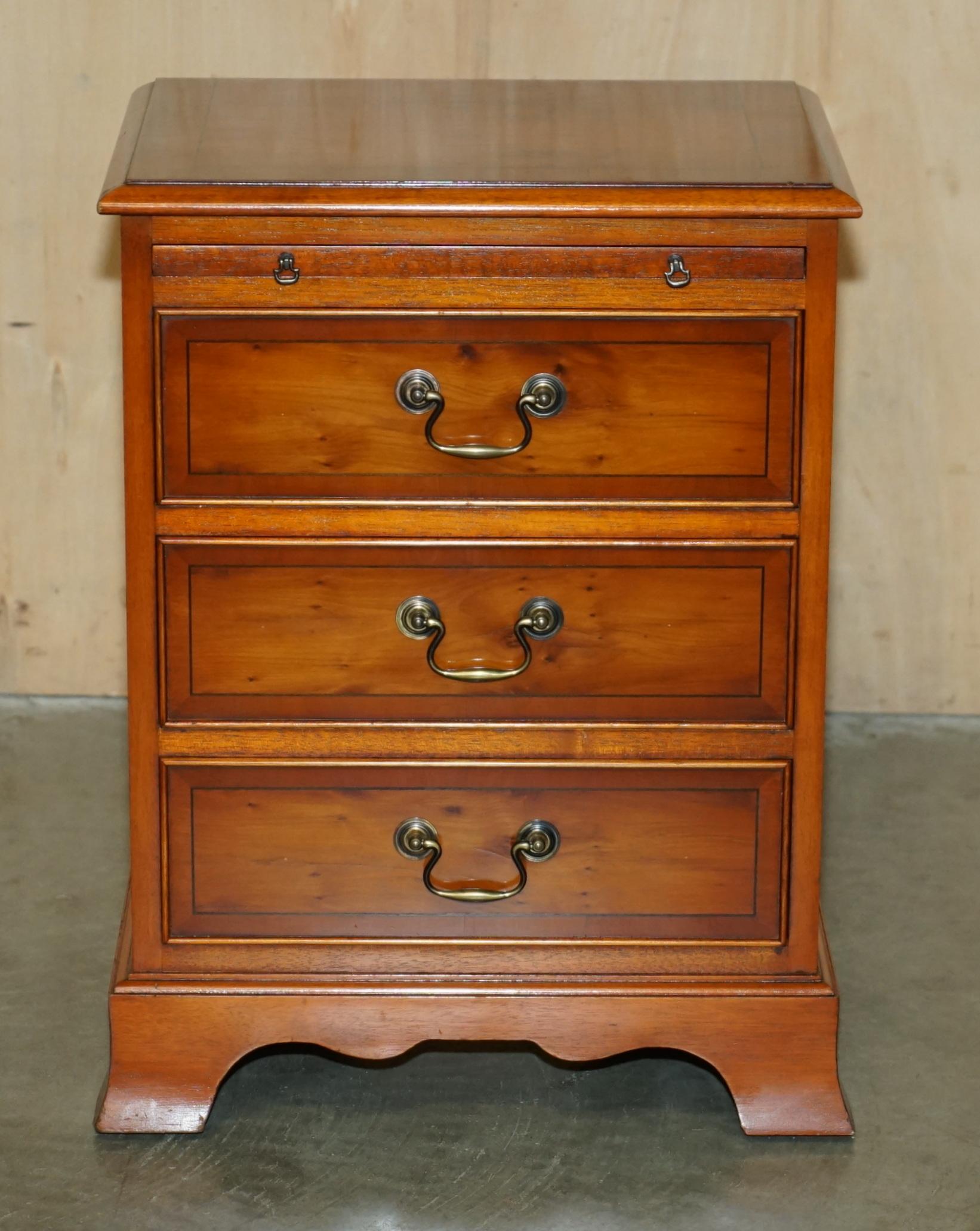 Inglese PAiR di BRADLEY MOBILI BURR YEW TAVOLO DA LETTO SCENEGGIATOIO NOTTE CASSETTI BUTLERS VASSOIO in vendita
