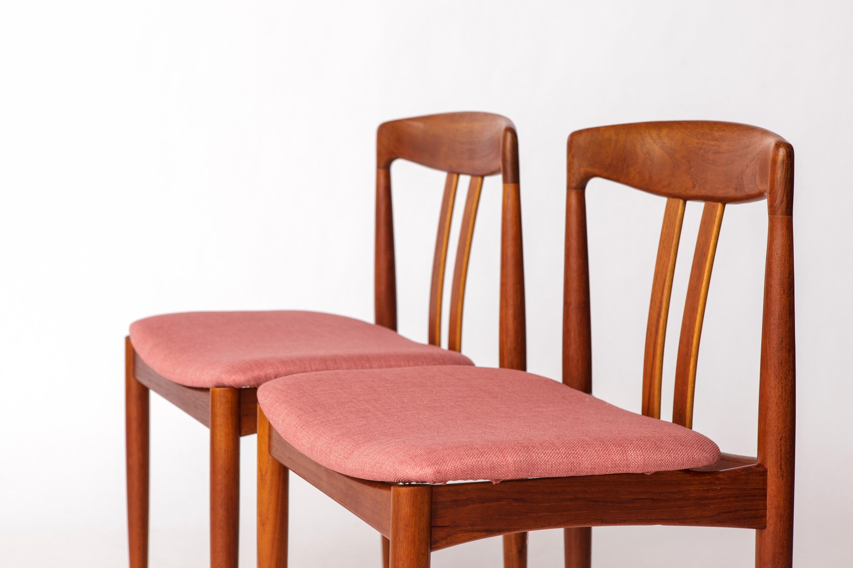 Lucidato Coppia di sedie da pranzo in teak Bramin - Danimarca 1960 - Tappezzeria rosa - Mid-Centur in vendita