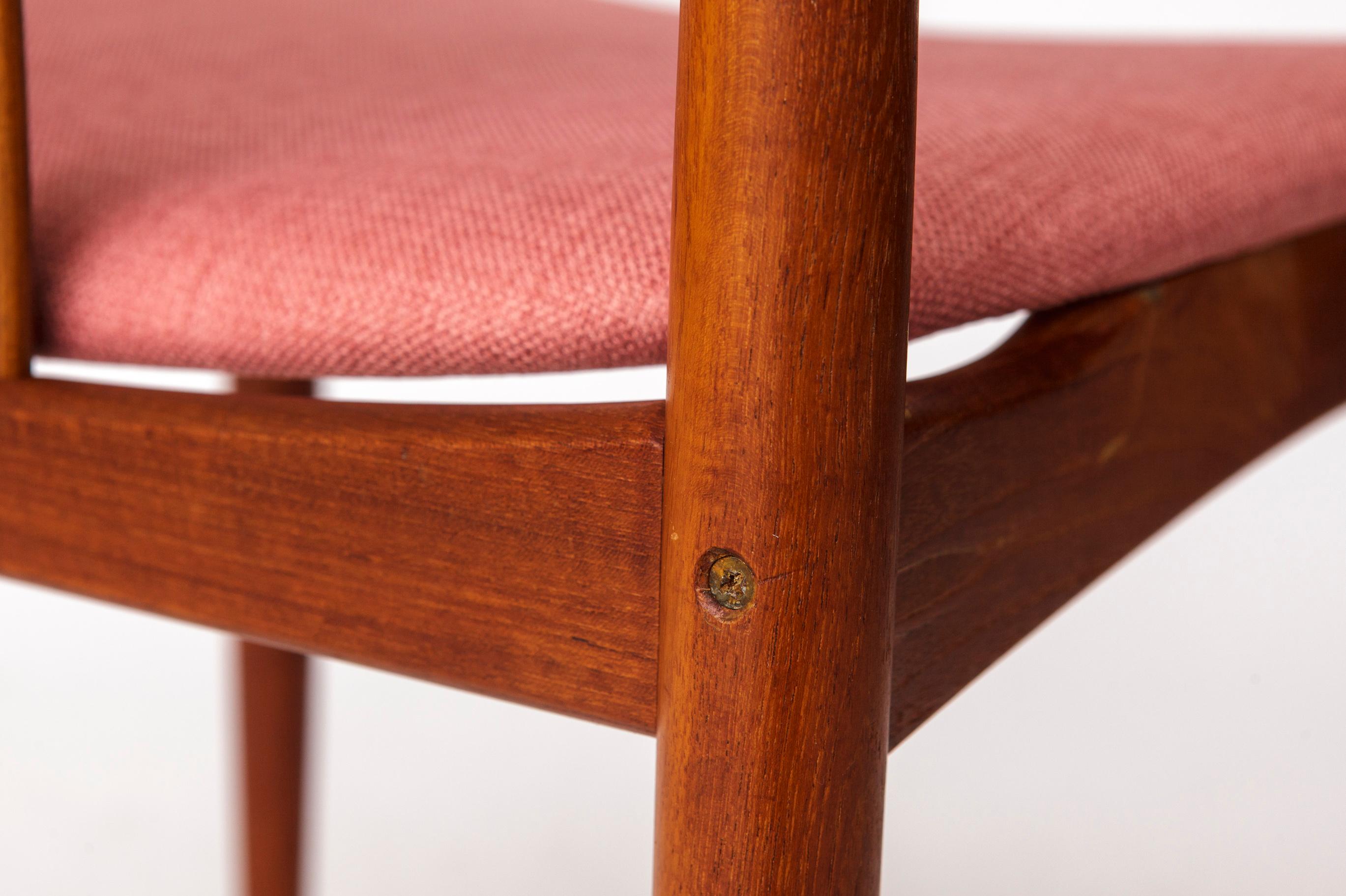 Teak Coppia di sedie da pranzo in teak Bramin - Danimarca 1960 - Tappezzeria rosa - Mid-Centur in vendita