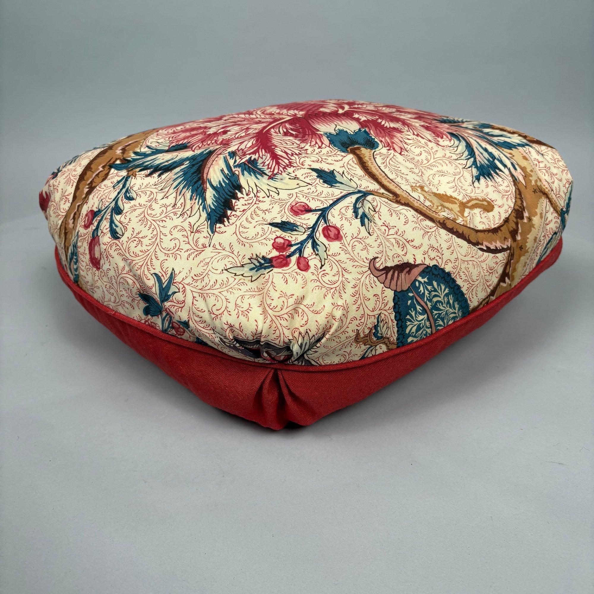 French Provincial Pair of Braquenié Pillows For Sale