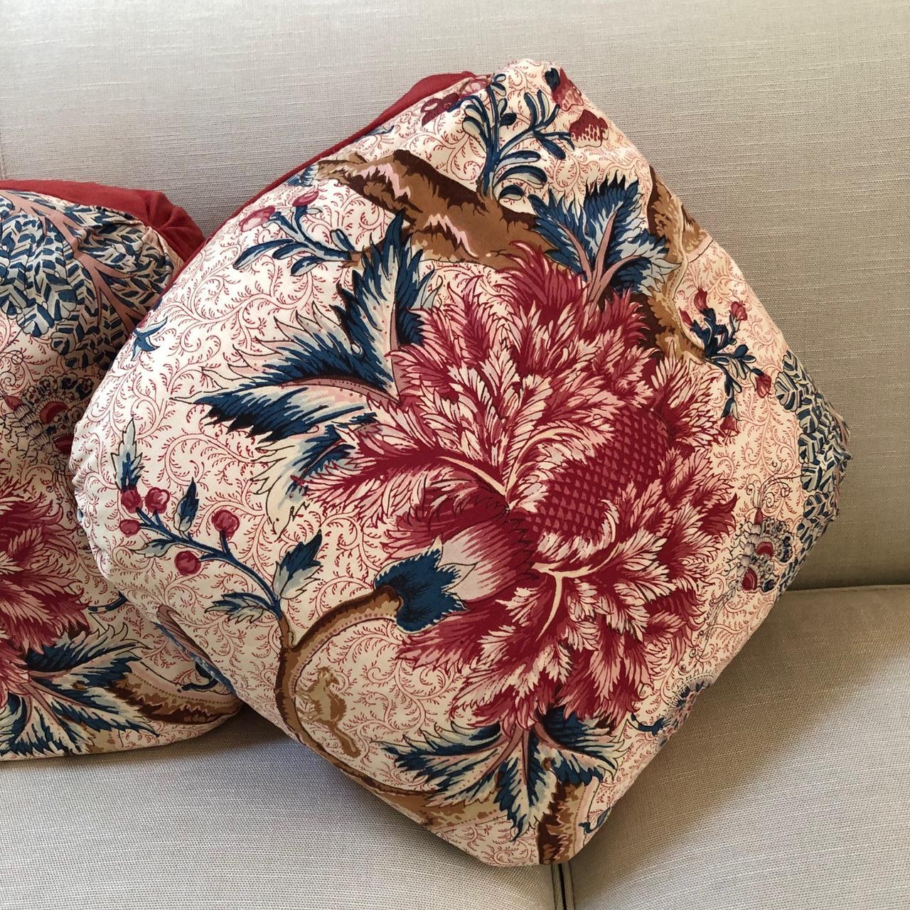 20th Century Pair of Braquenié Pillows For Sale
