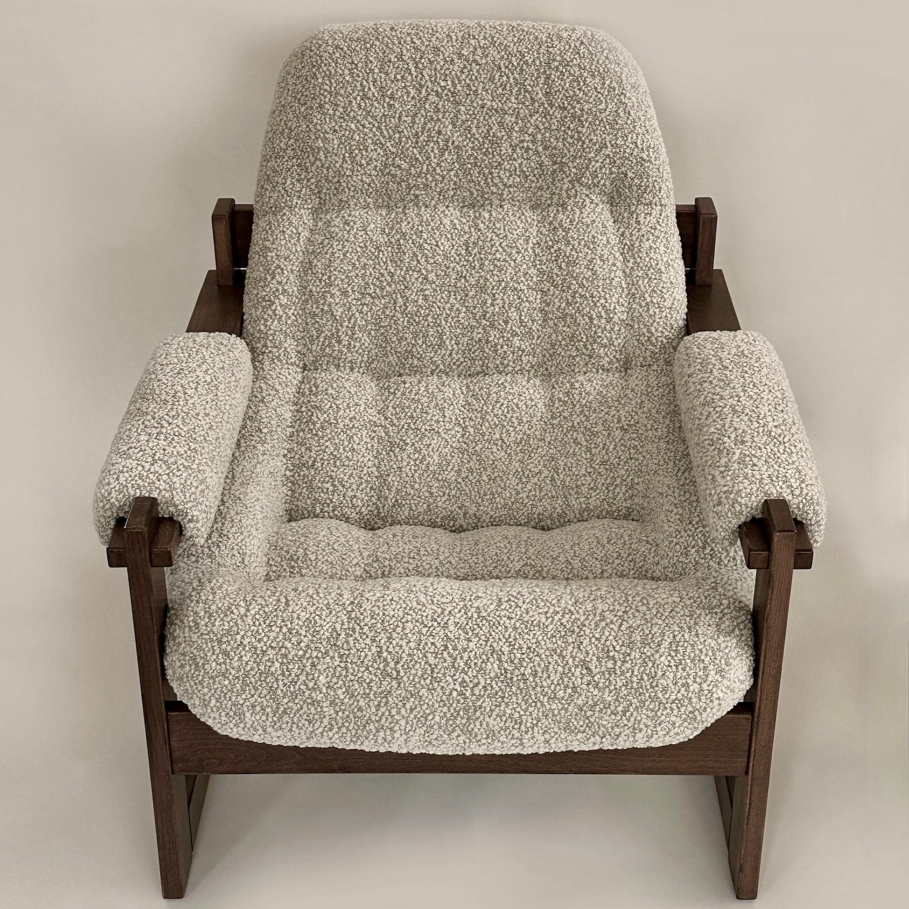 Pair of Brazilian Wood & Beige Wool Bouclè MP-163 Earth Chairs by Percival Lafer For Sale 6