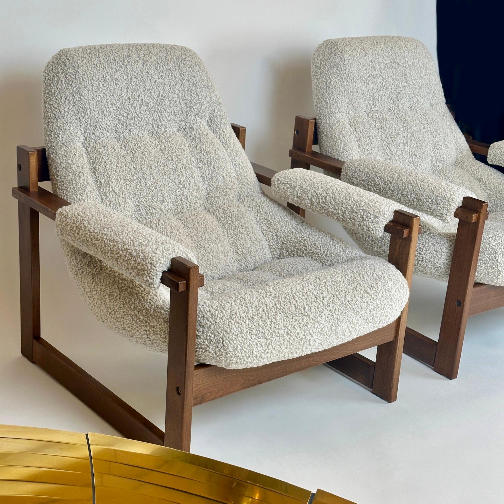 Pair of Brazilian Wood & Beige Wool Bouclè MP-163 Earth Chairs by Percival Lafer For Sale 11
