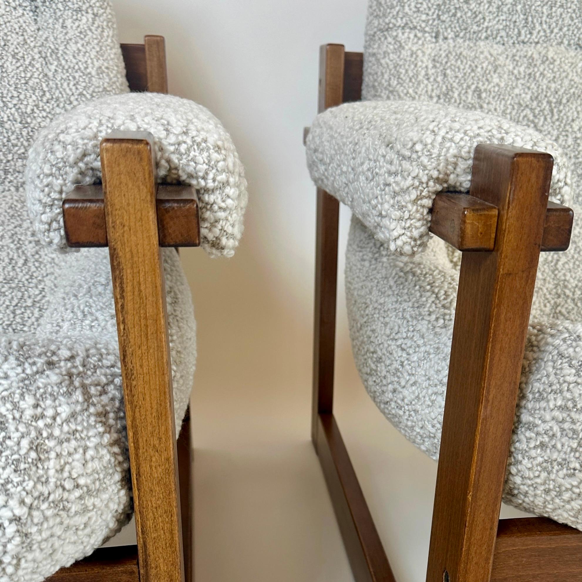 Pair of Brazilian Wood & Beige Wool Bouclè MP-163 Earth Chairs by Percival Lafer For Sale 1