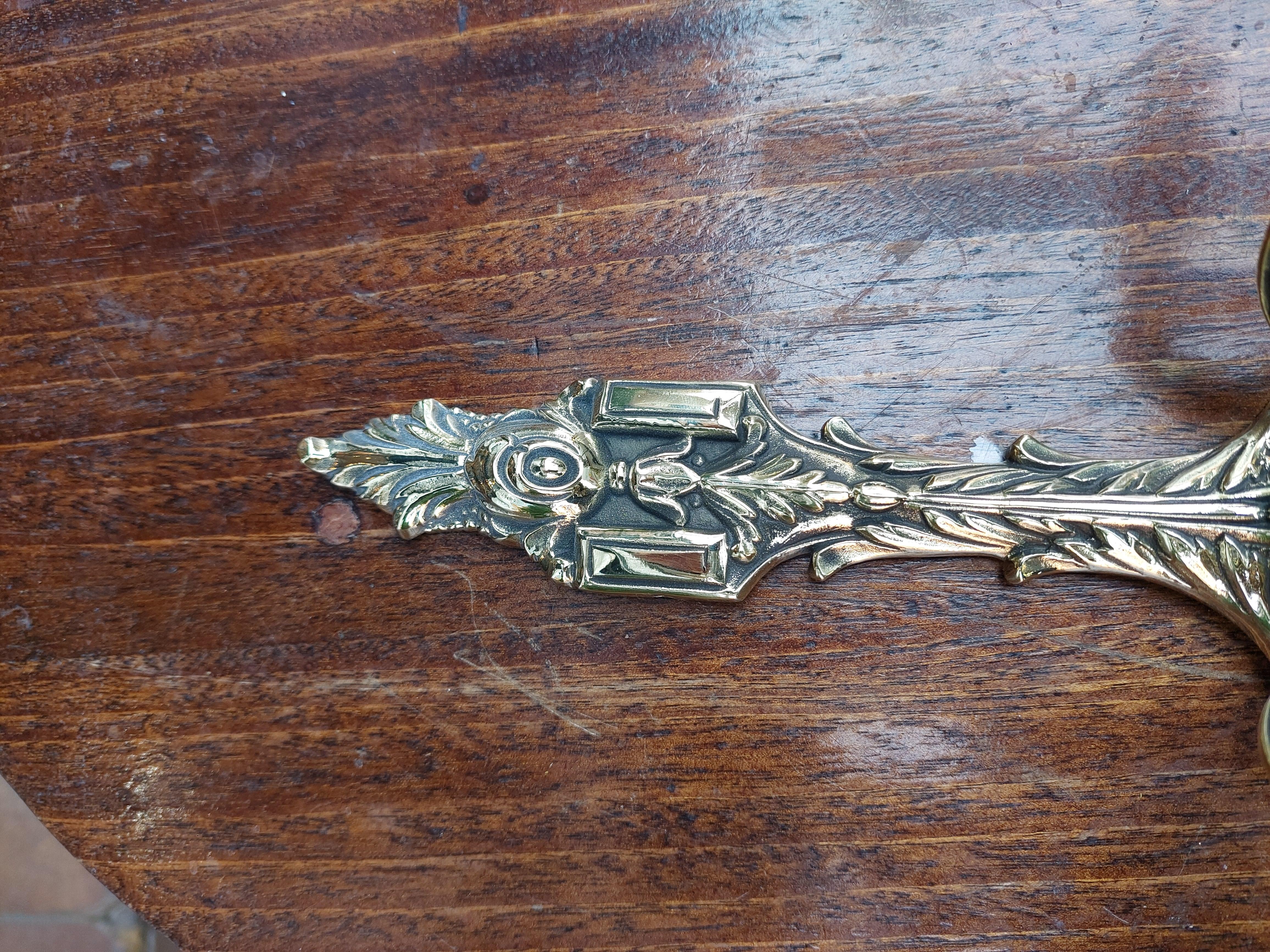Style Adam Pair of Brass Adam-Style Twin-Branch Wall Lights en vente
