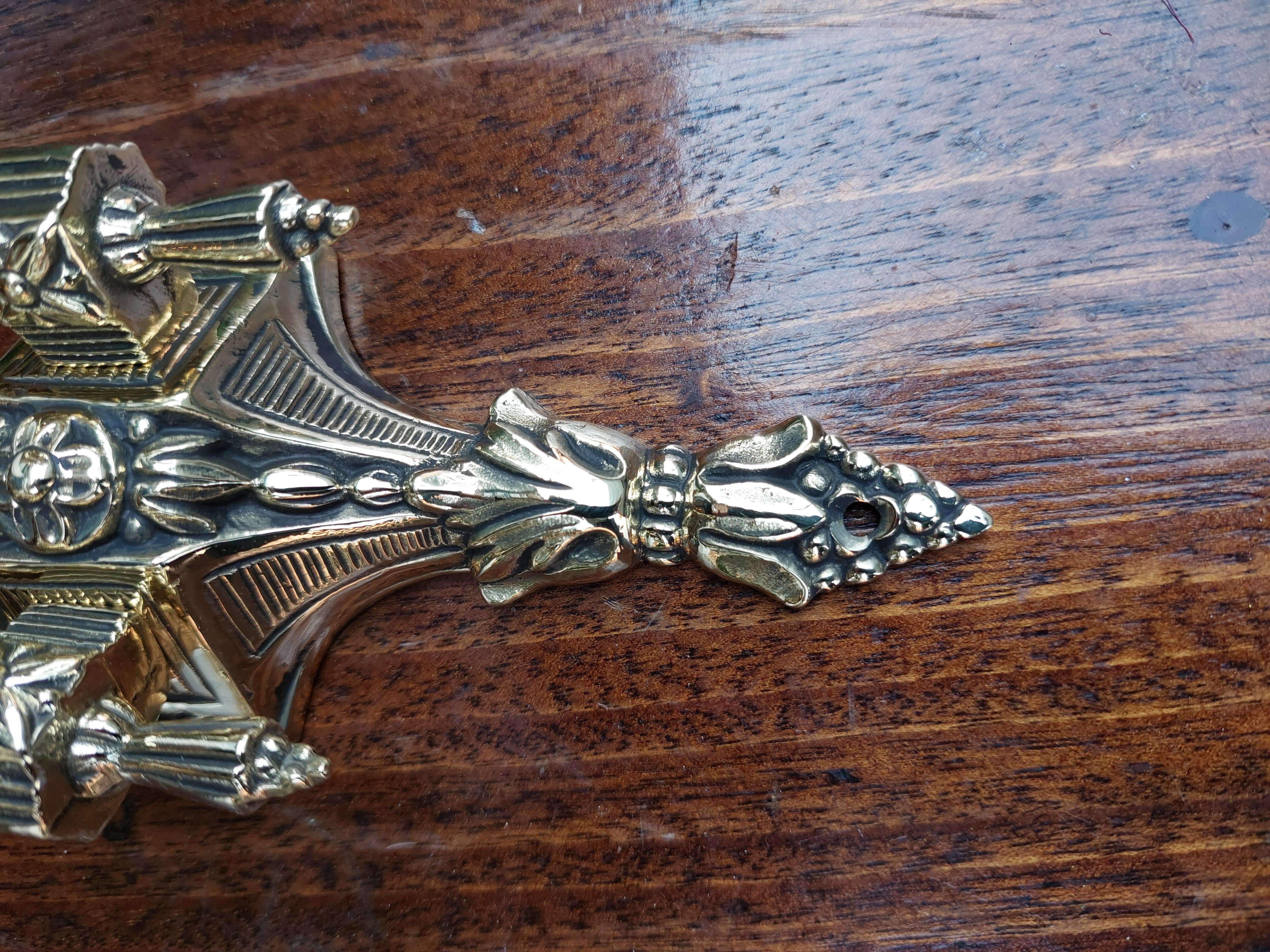 Pair of Brass Adam-Style Twin-Branch Wall Lights Bon état - En vente à Altrincham, GB