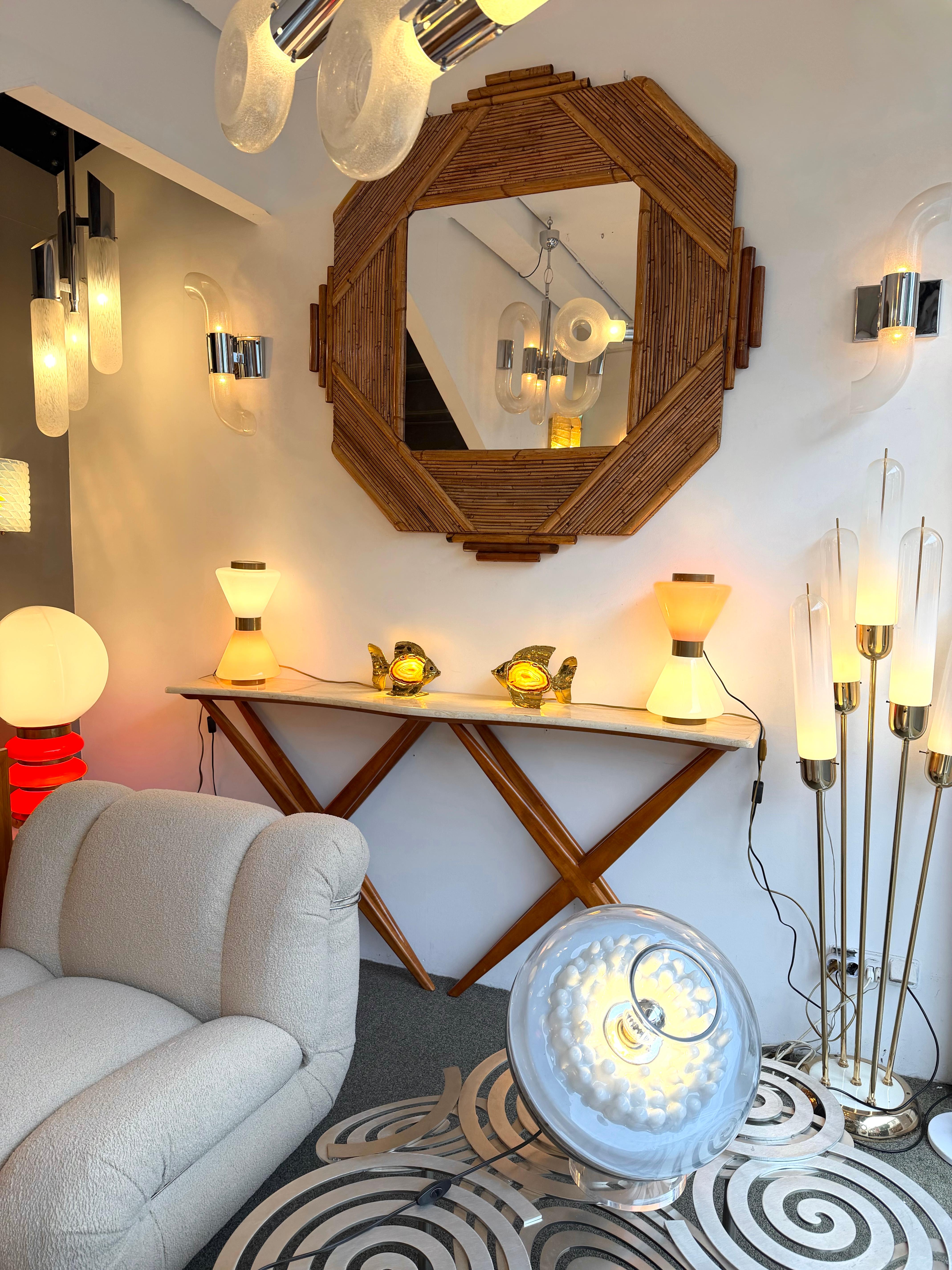 Pareja de lámparas pez de ágata de latón de Henri Fernandez, Francia, años 80 Moderno de mediados de siglo en venta