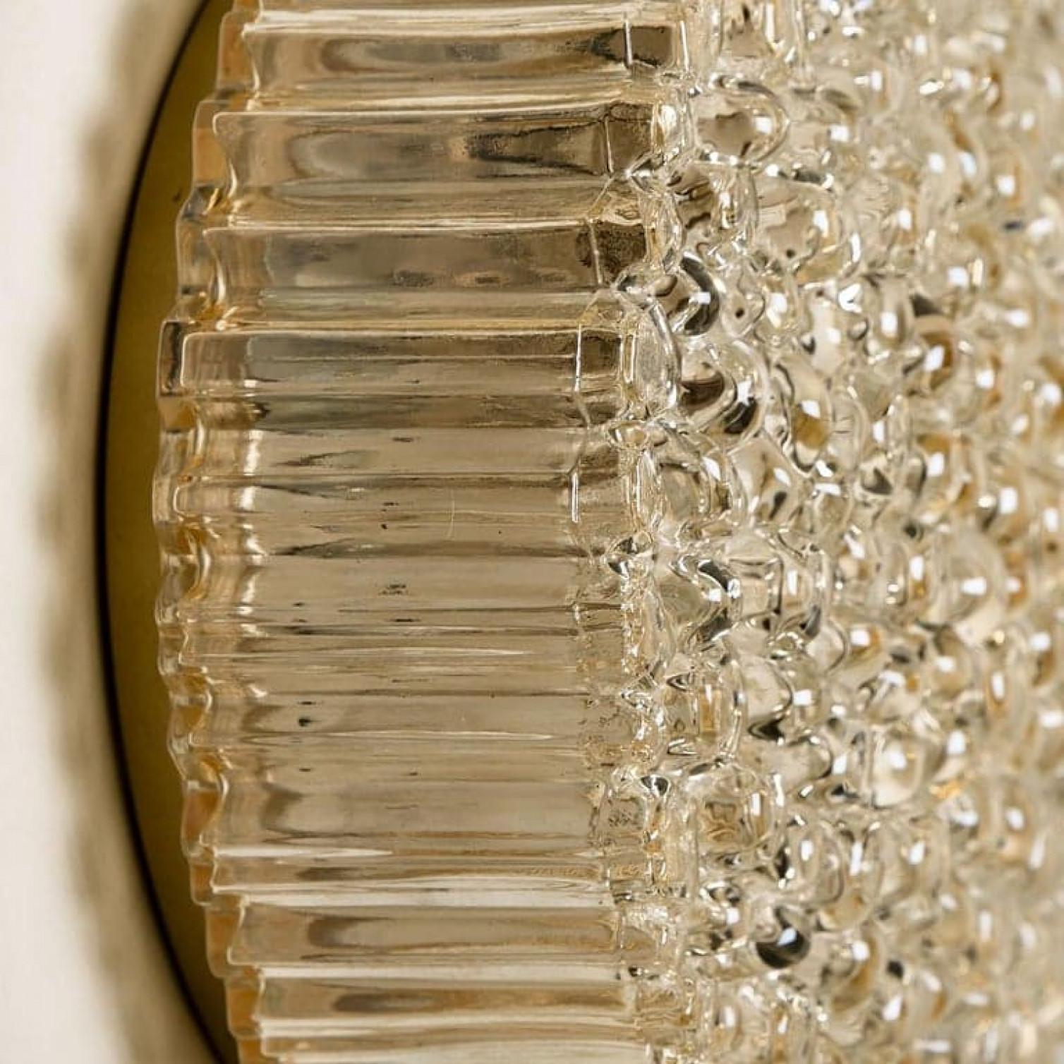 Pareja de apliques/plafones de latón y cristal ámbar de Motoko Isshi para Staff finales del siglo XX en venta