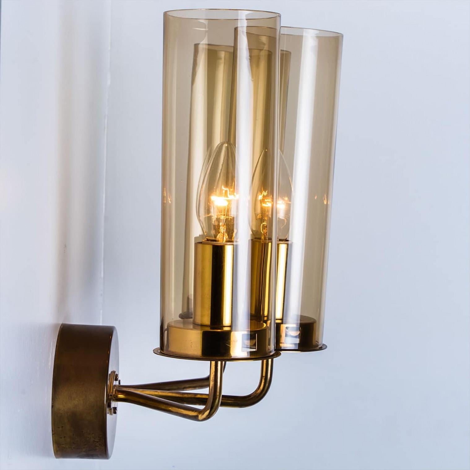 Pair of Brass and Amber Glass Wall Lights by Jakobsson, 1960 en venta 2