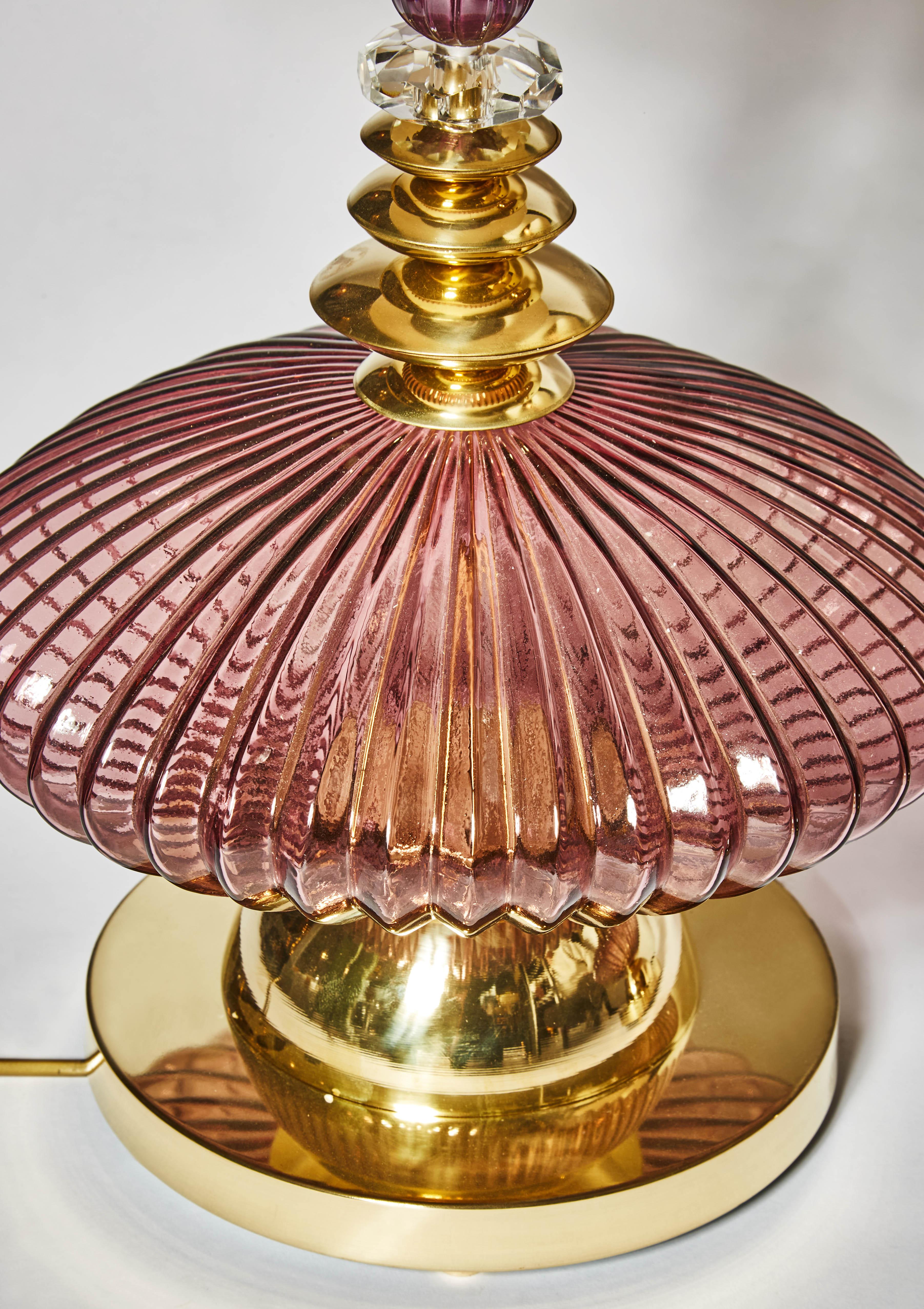 Pair of Brass and Amethyst Murano Glass Table Lamps In Good Condition In Saint-Ouen, IDF