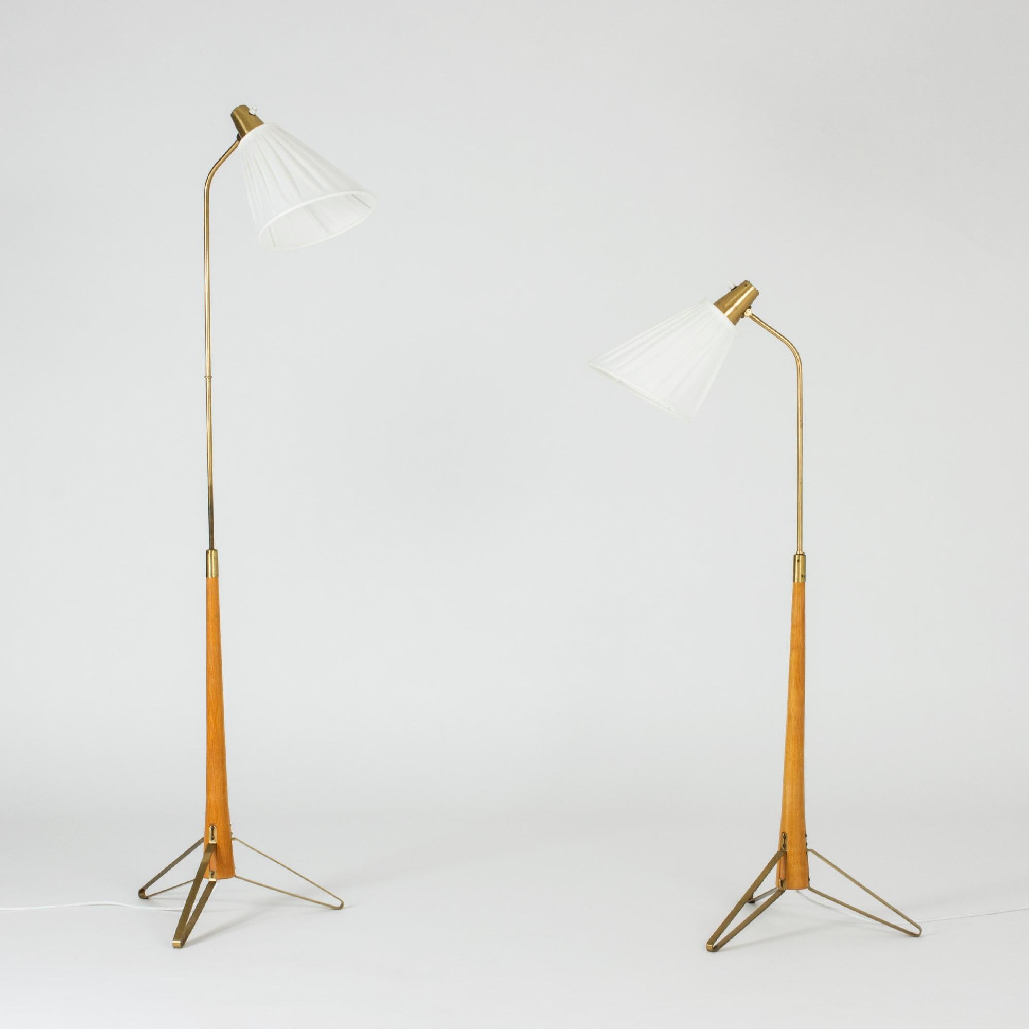 Scandinavian Modern Pair of Brass and Beech Floor Lamps by Hans Bergström