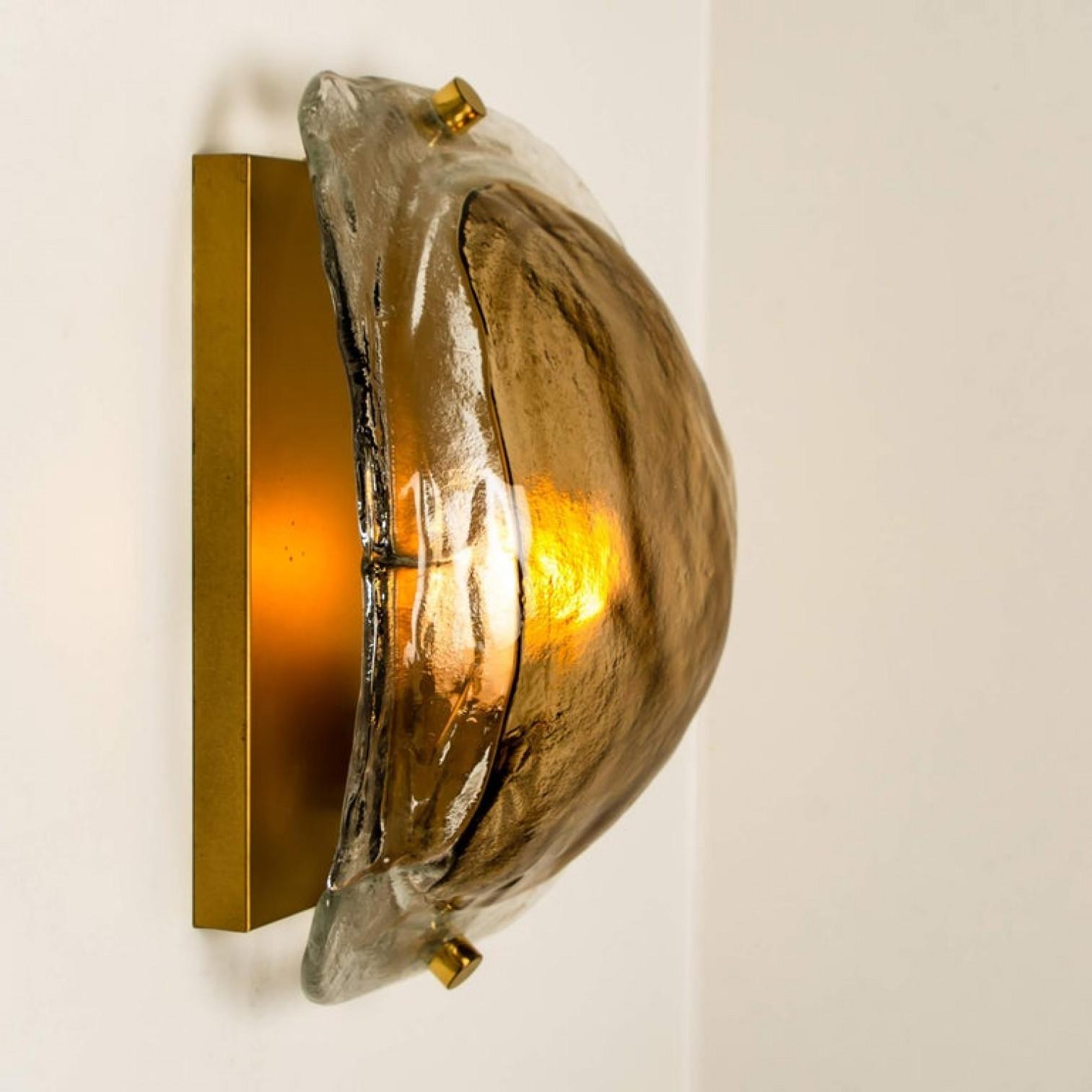 Pair of Brass and Brown Glass Hand Blown Murano Glass Wall Lights by J. Kalmar In Good Condition For Sale In Rijssen, NL