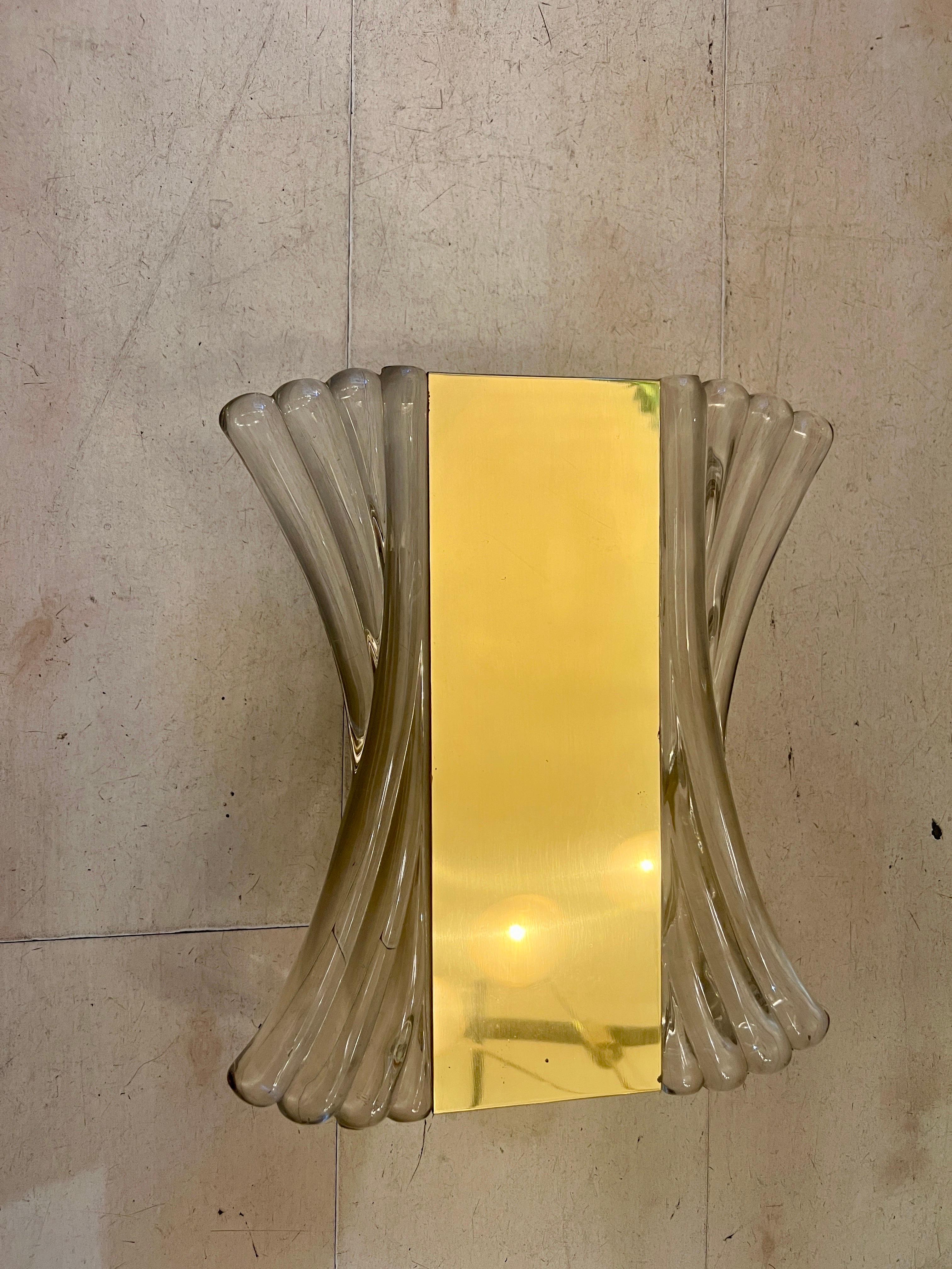 Coppia di lampade da parete in ottone e vetro trasparente di Murano, anni '40 In condizioni ottime in vendita a Florence, IT