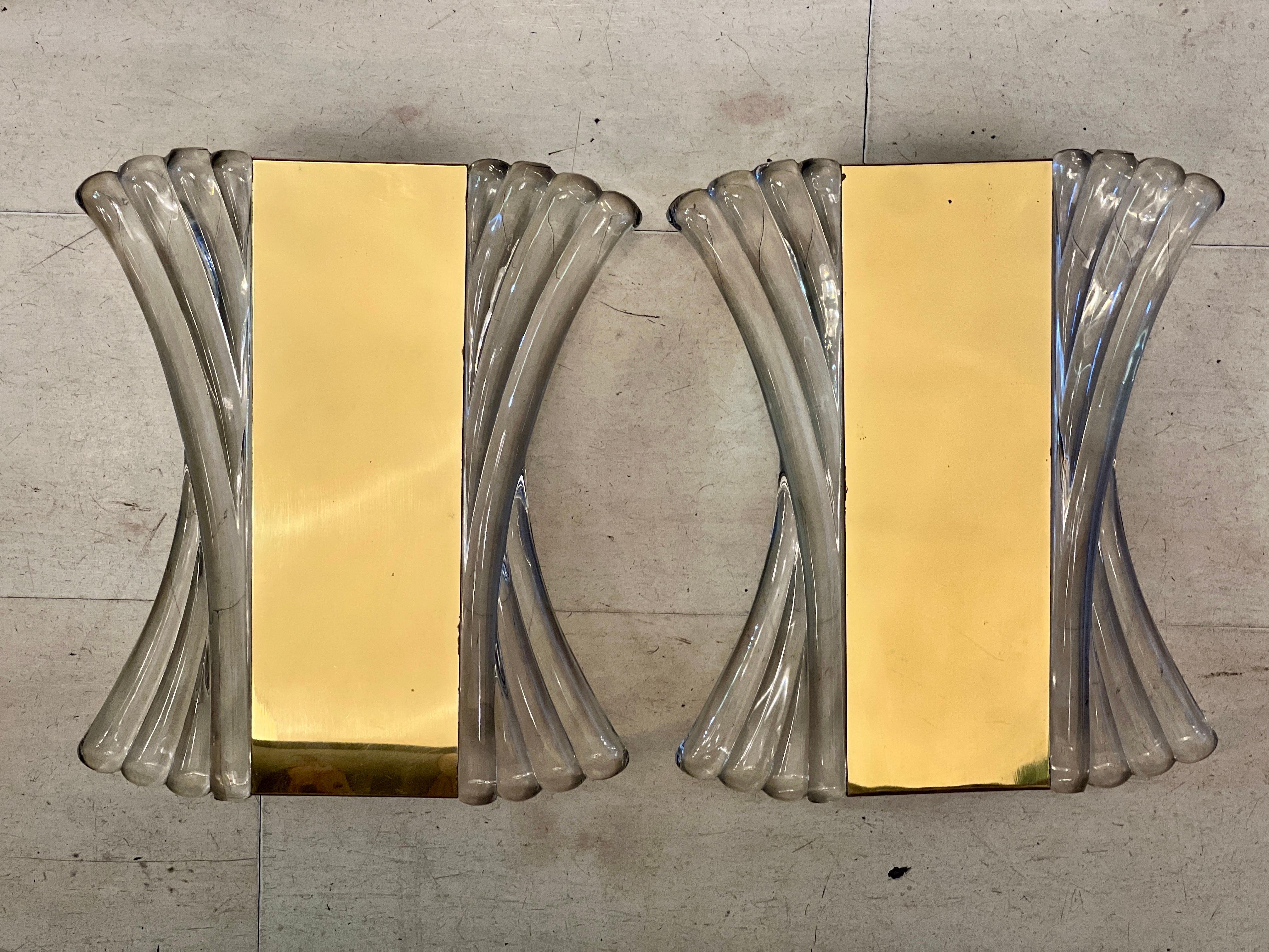 Metà XX secolo Coppia di lampade da parete in ottone e vetro trasparente di Murano, anni '40 in vendita