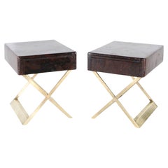 Paire de tables de chevet en laiton et fibre de noix de coco