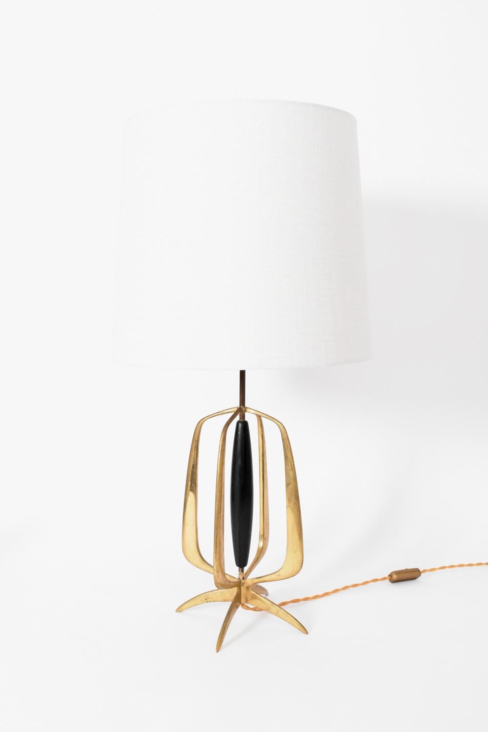 Lampen aus Messing und ebonisiertem Holz, 1960er Jahre, Paar (Ebonisiert) im Angebot