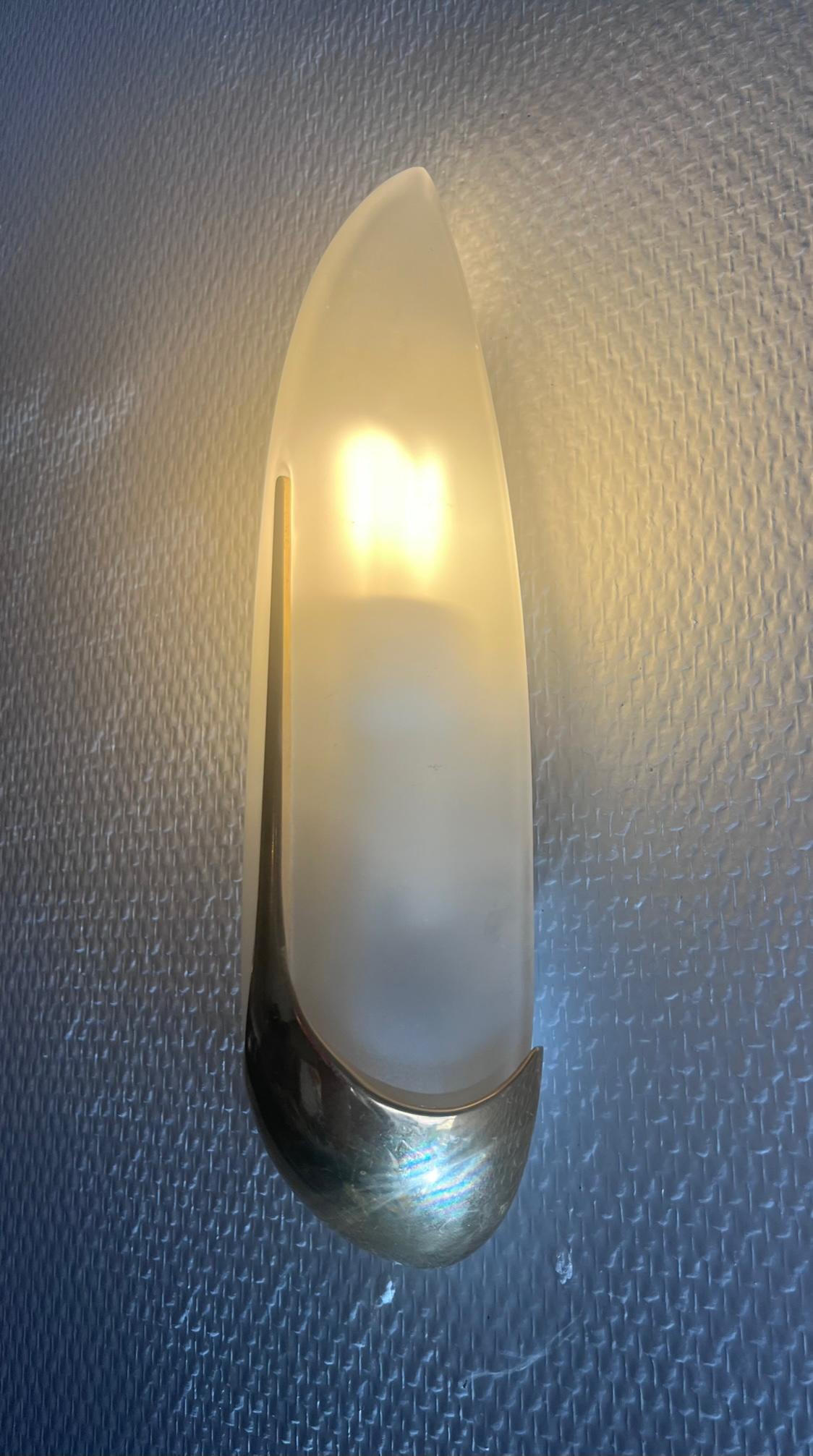 Late 20th Century Pair of Brass and Frosted Glass Sconces For Sale