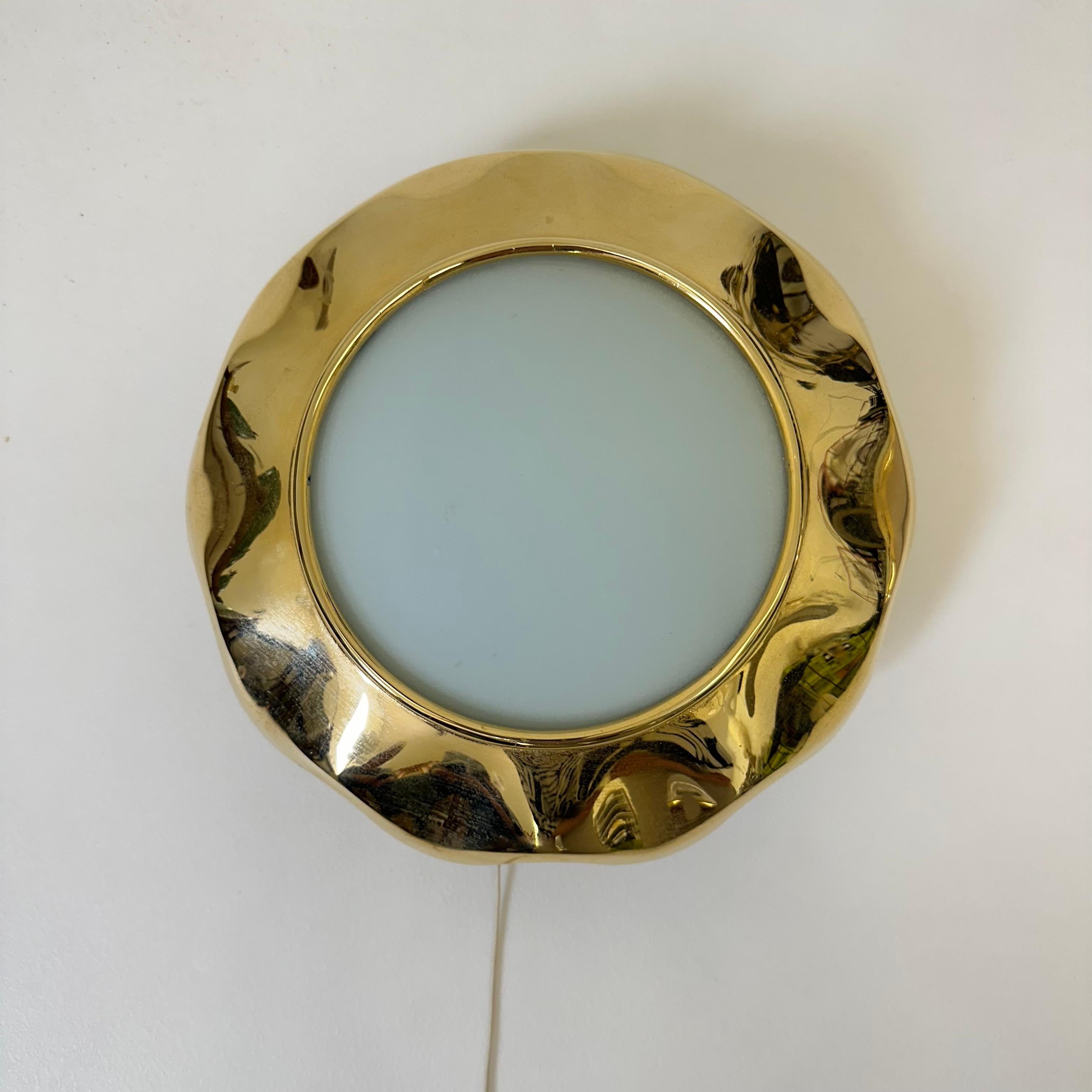 Pair of brass and glas sunburst wall lamps, 1970s For Sale 8