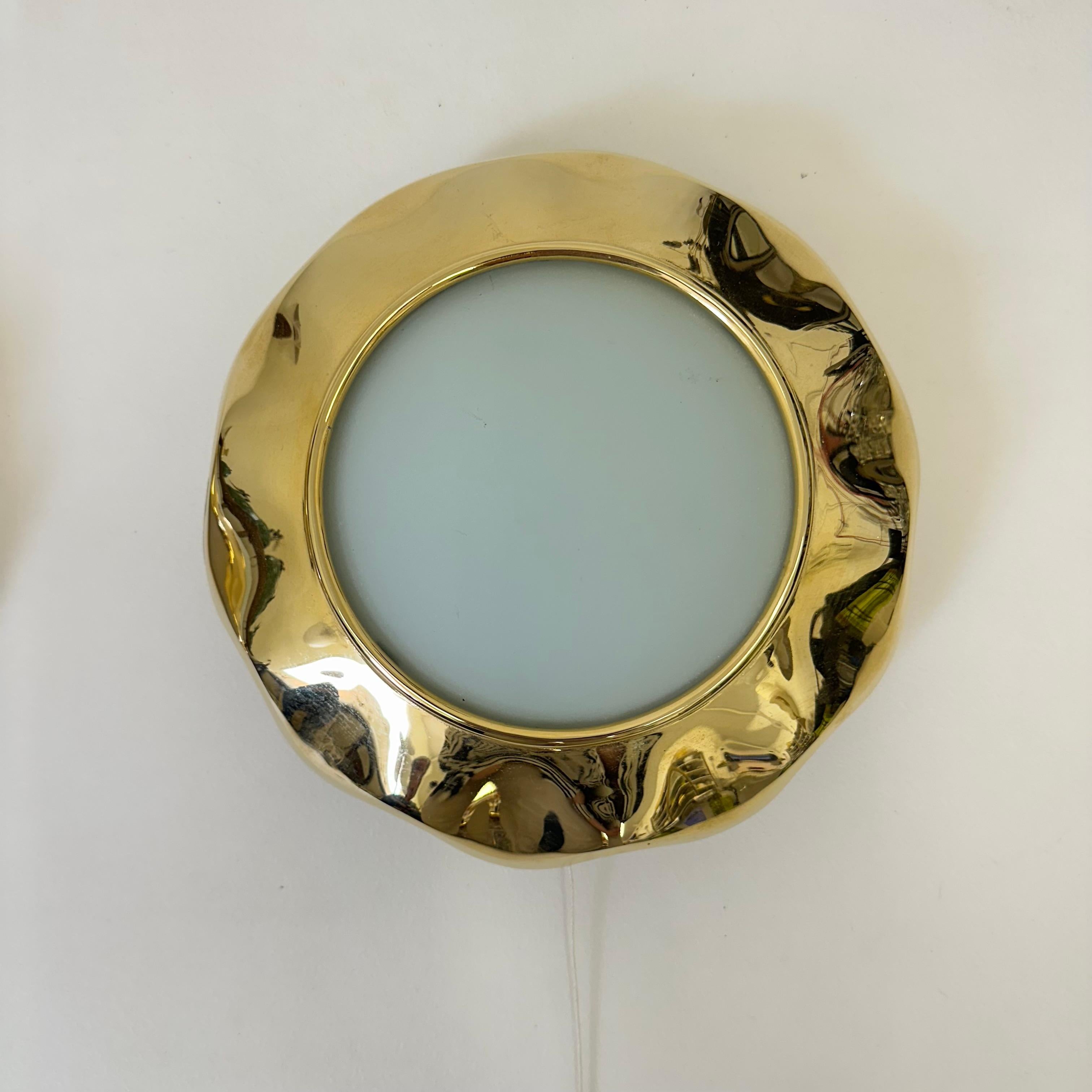 Pair of brass and glas sunburst wall lamps, 1970s For Sale 9