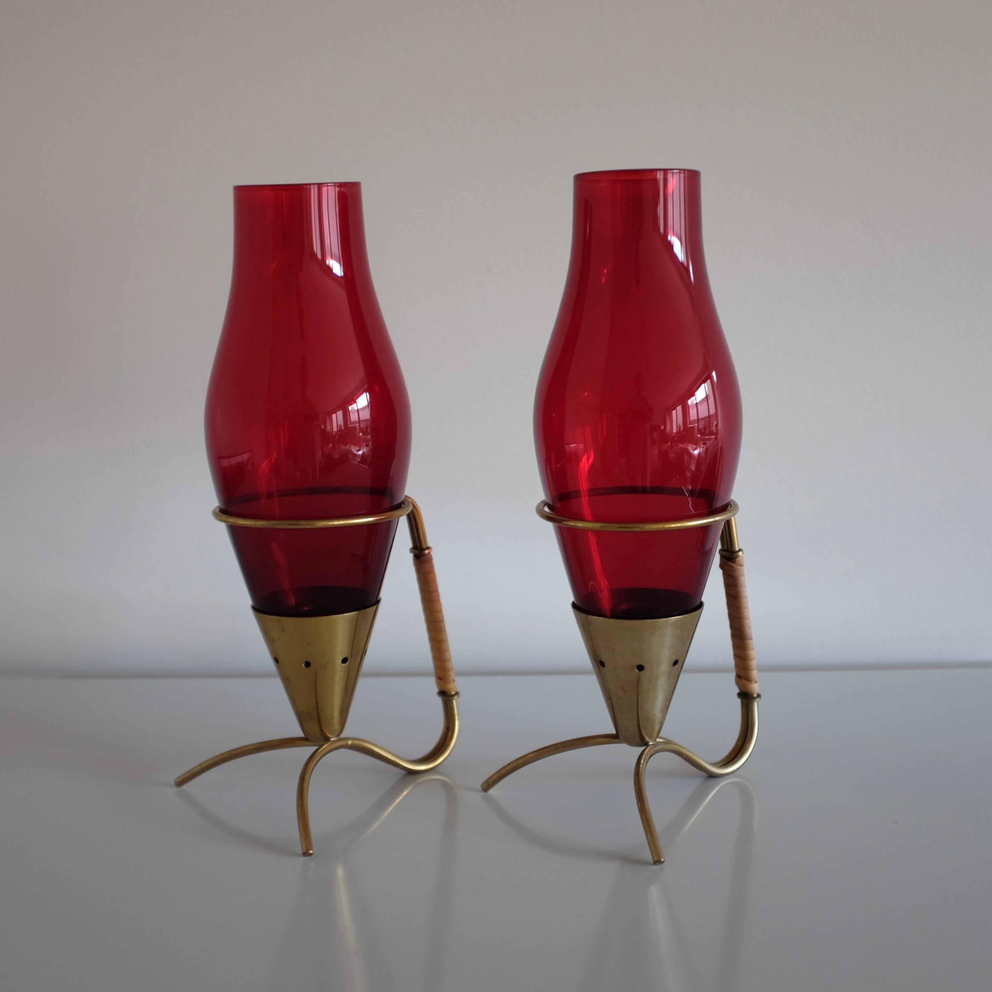 Coppia di candelieri in ottone e vetro di Gunnar Ander In condizioni buone in vendita a New York, NY
