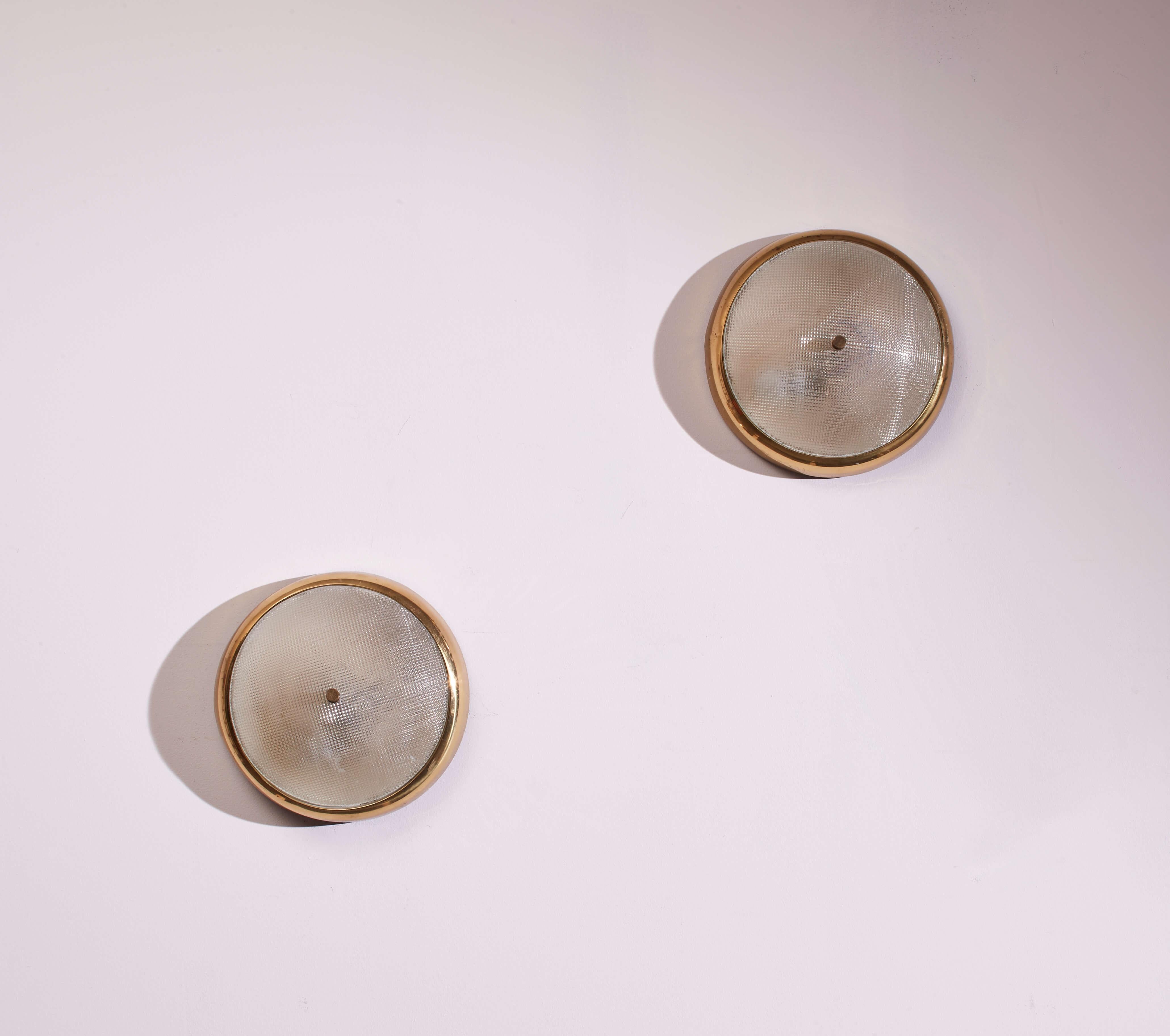 Mid-Century Modern Paire d'encastrés en laiton et verre, Italie, années 1950 en vente