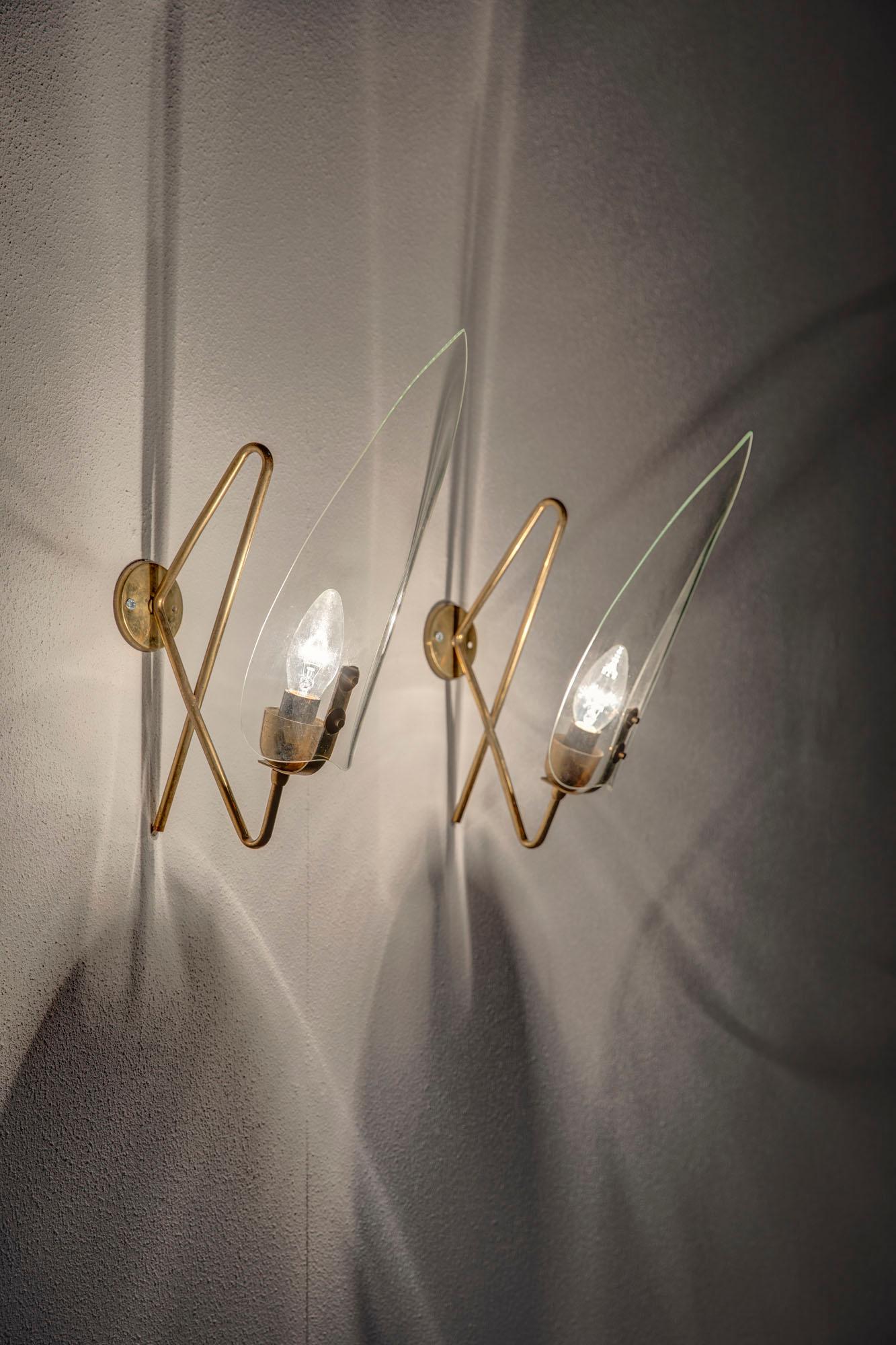 Pair of Brass and Glass Sconces In Excellent Condition In Piacenza, Italy