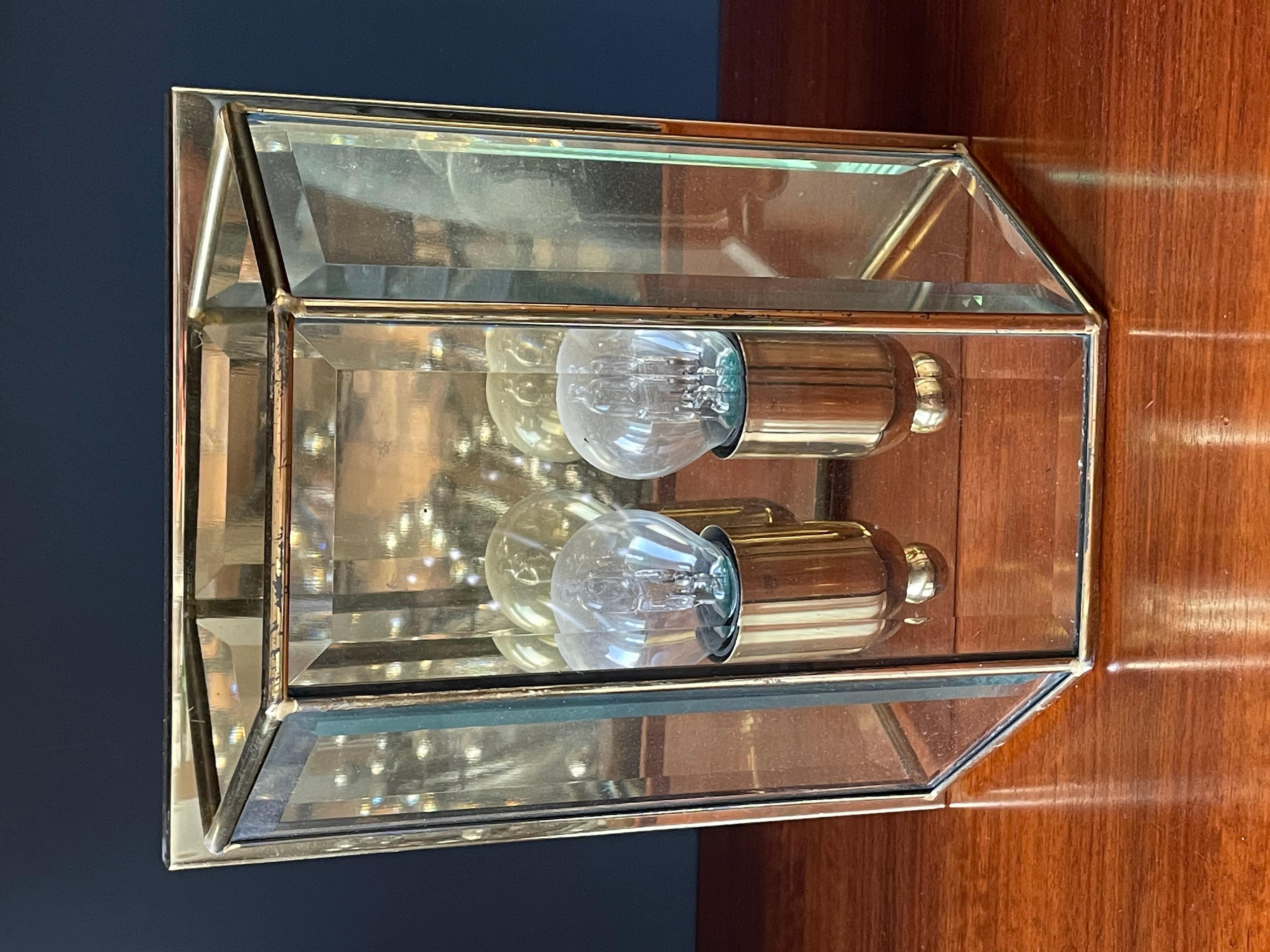 XX secolo Coppia di lampade in ottone e vetro, Francia, anni '80 in vendita