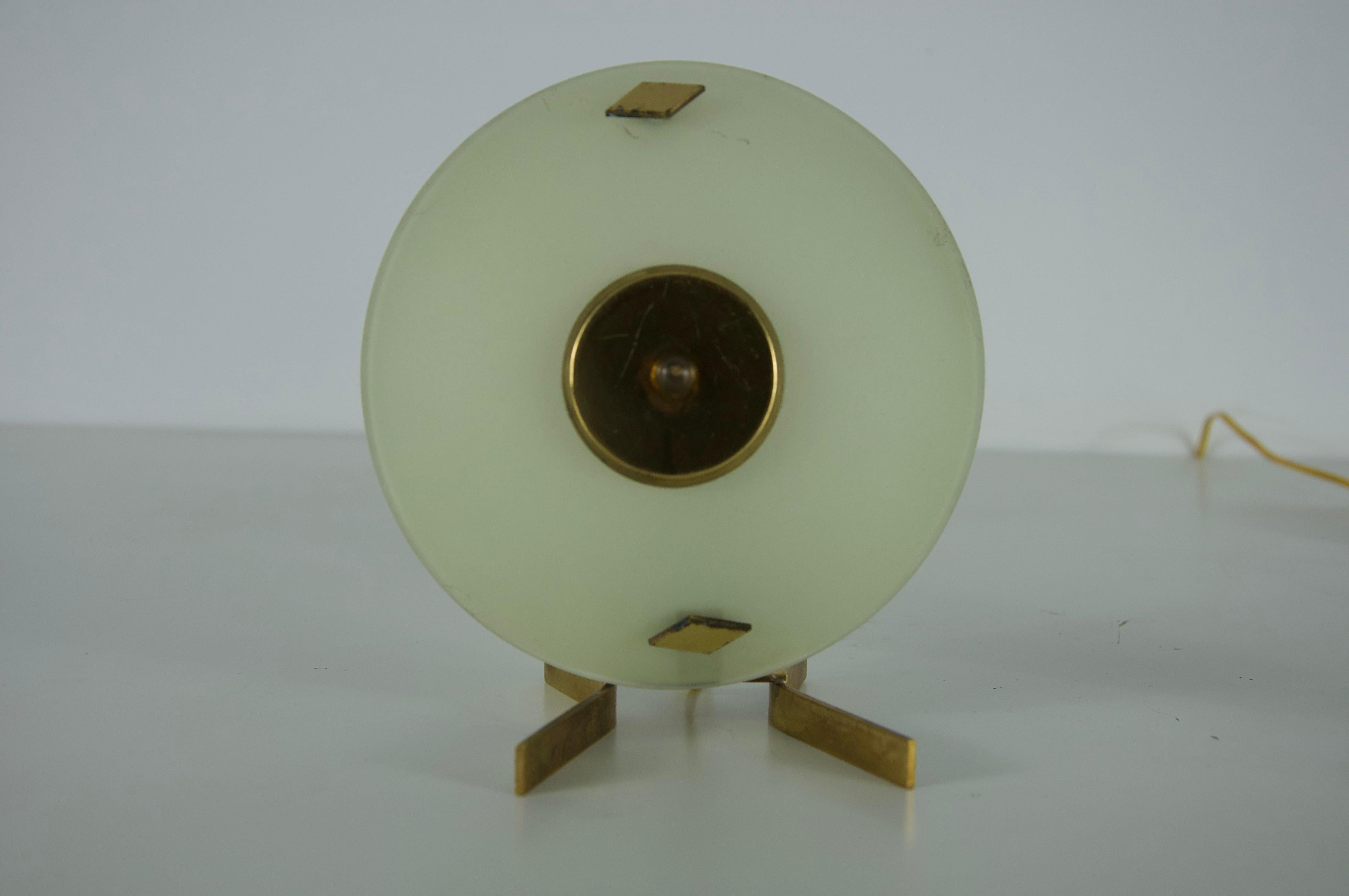 italien Paire de lampes de table en laiton et verre, Italie, années 1950 en vente