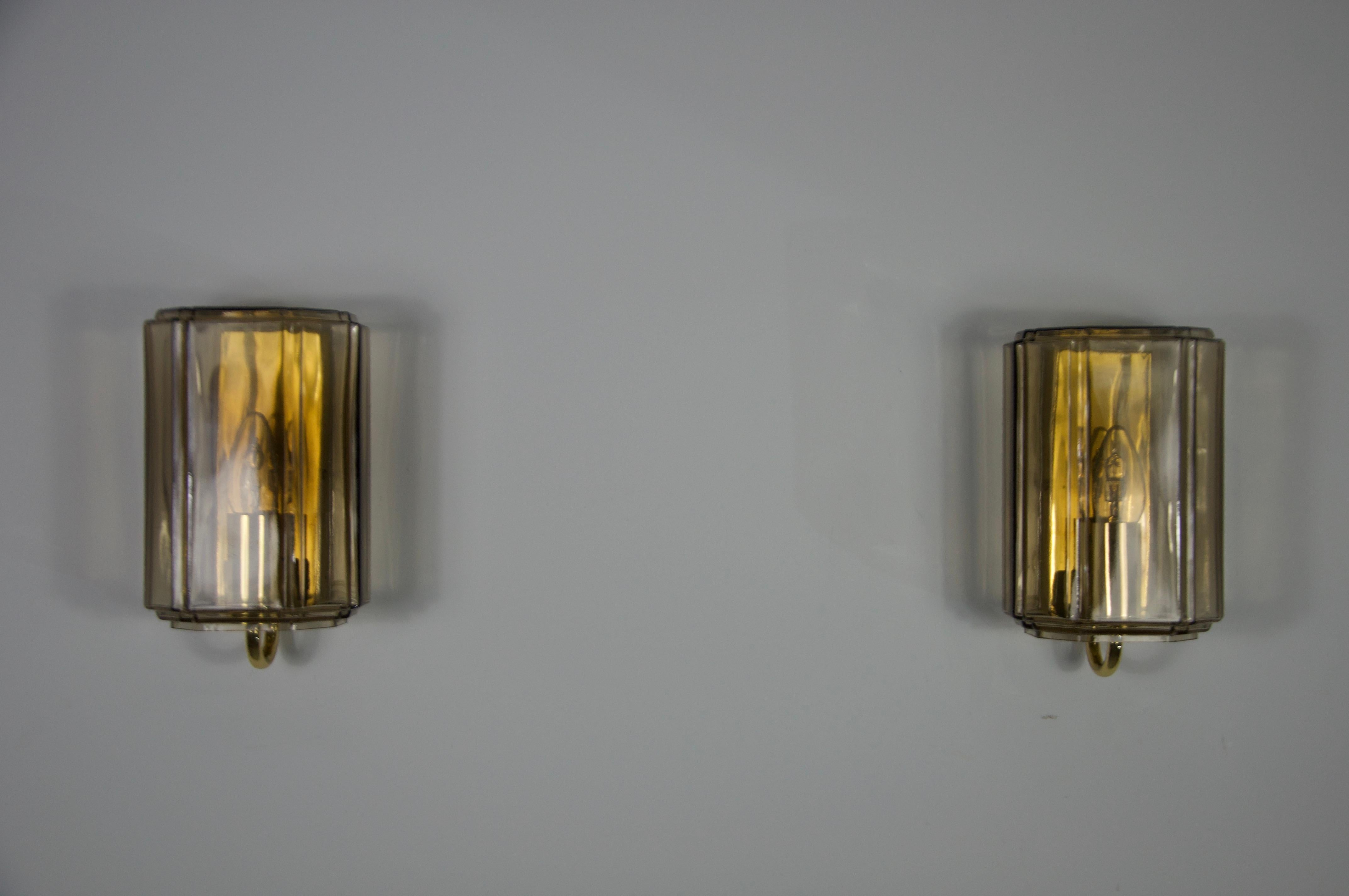 Mid-Century Modern Pair of Brass and Glass Wall Lamps by Glashütte Limburg, 1960s For Sale