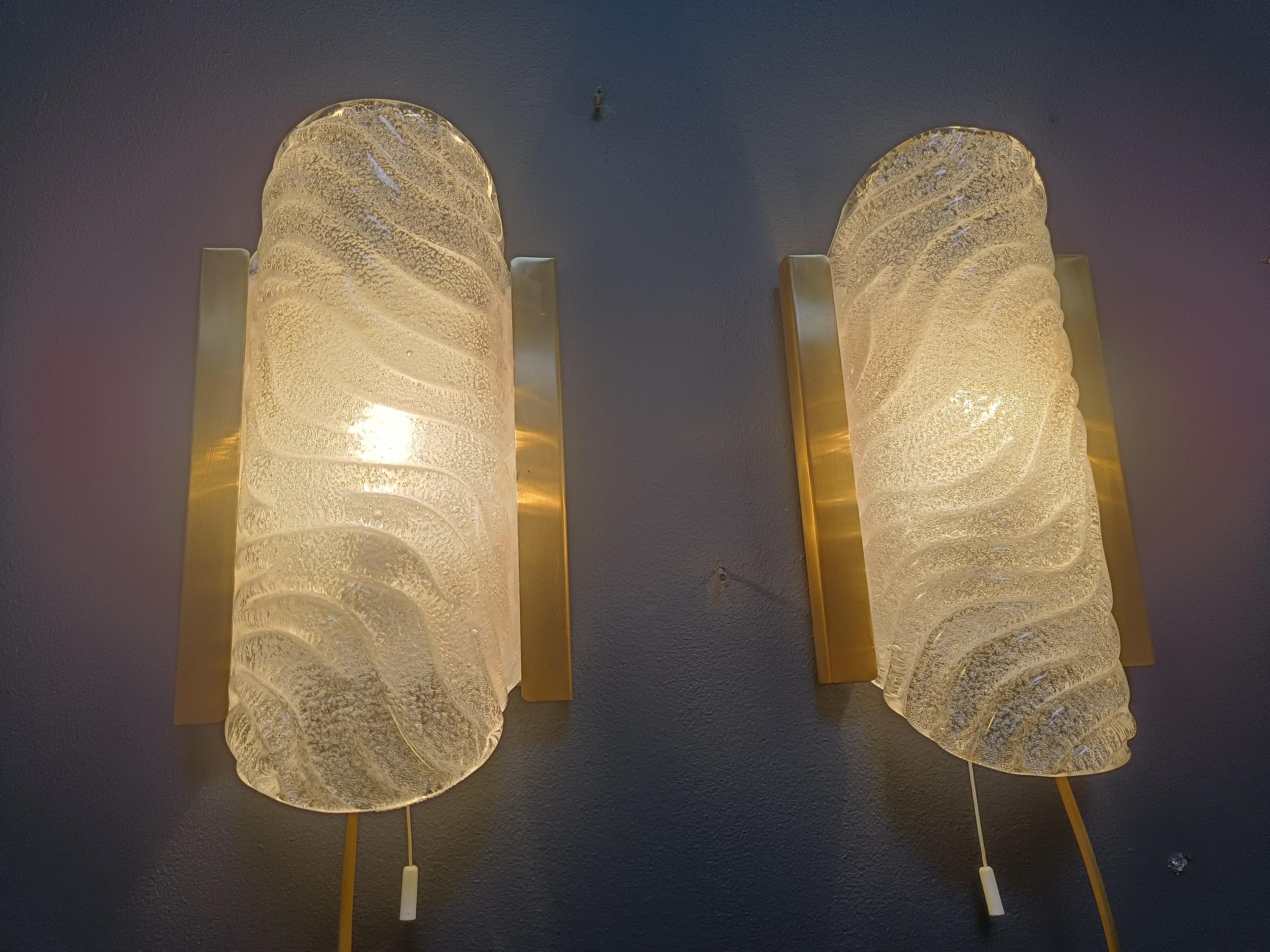 Metà XX secolo Coppia di applique in ottone e vetro di Fischer Leuchten, anni '60 in vendita