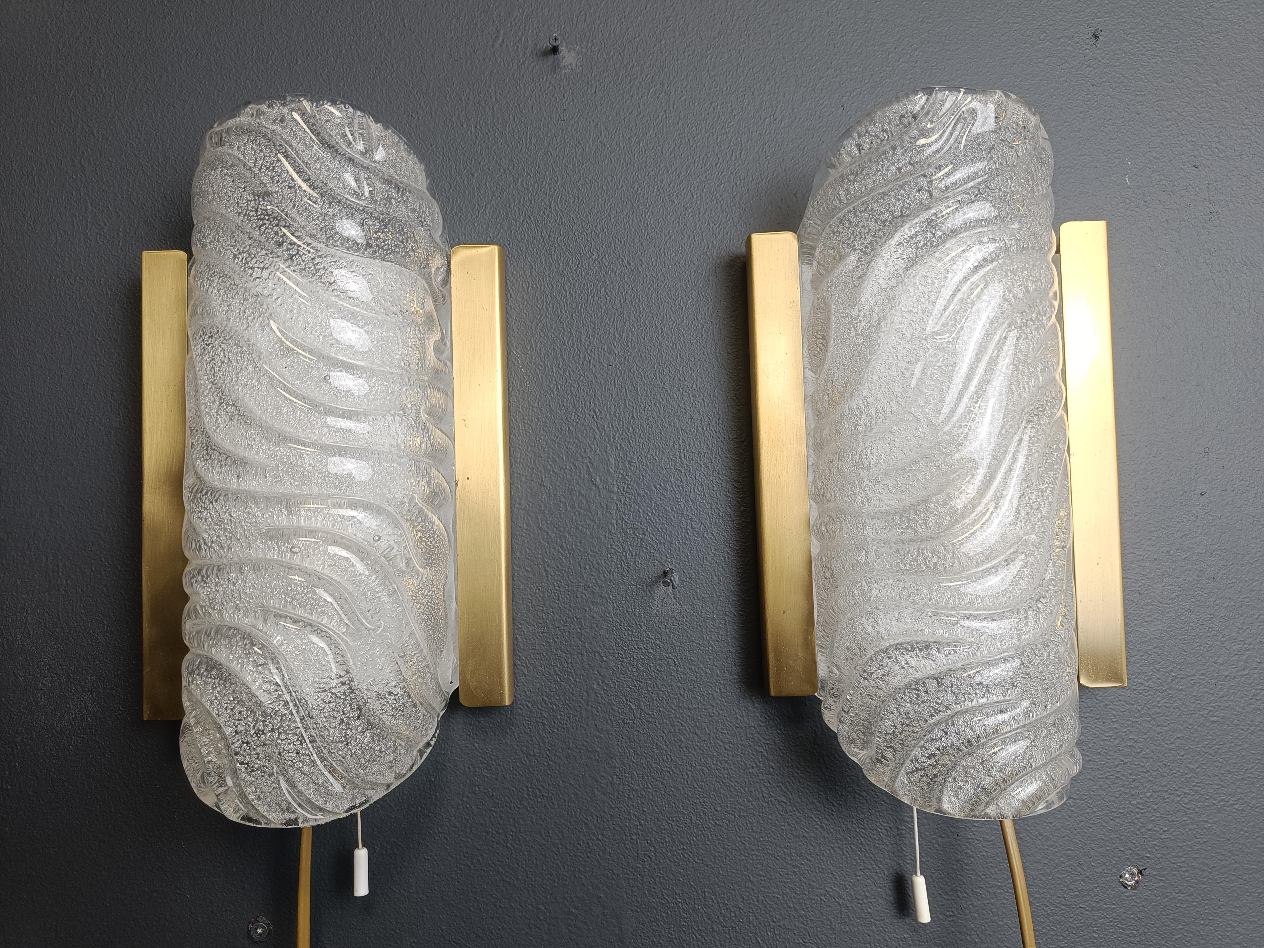 Coppia di applique in ottone e vetro di Fischer Leuchten, anni '60 in vendita 1