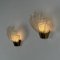 Ein Paar Wandleuchten aus Messing und Glas, Modell „Coquille“, von ASEA, Schweden, 1940er Jahre