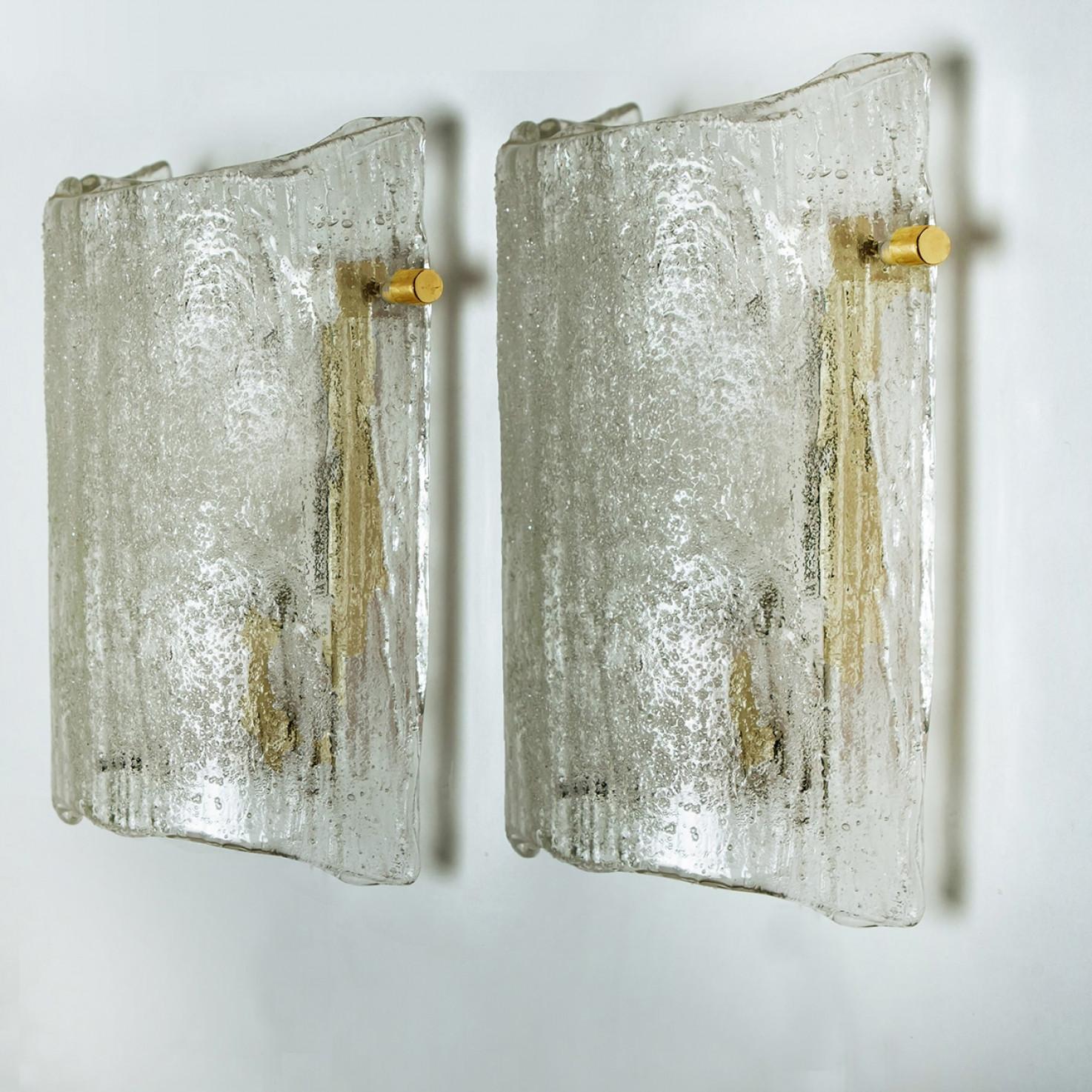 Pair of Brass and Hand Blown Glass Wall Lights by J.T. Kalmar, 1960s (Sonstiges) im Angebot