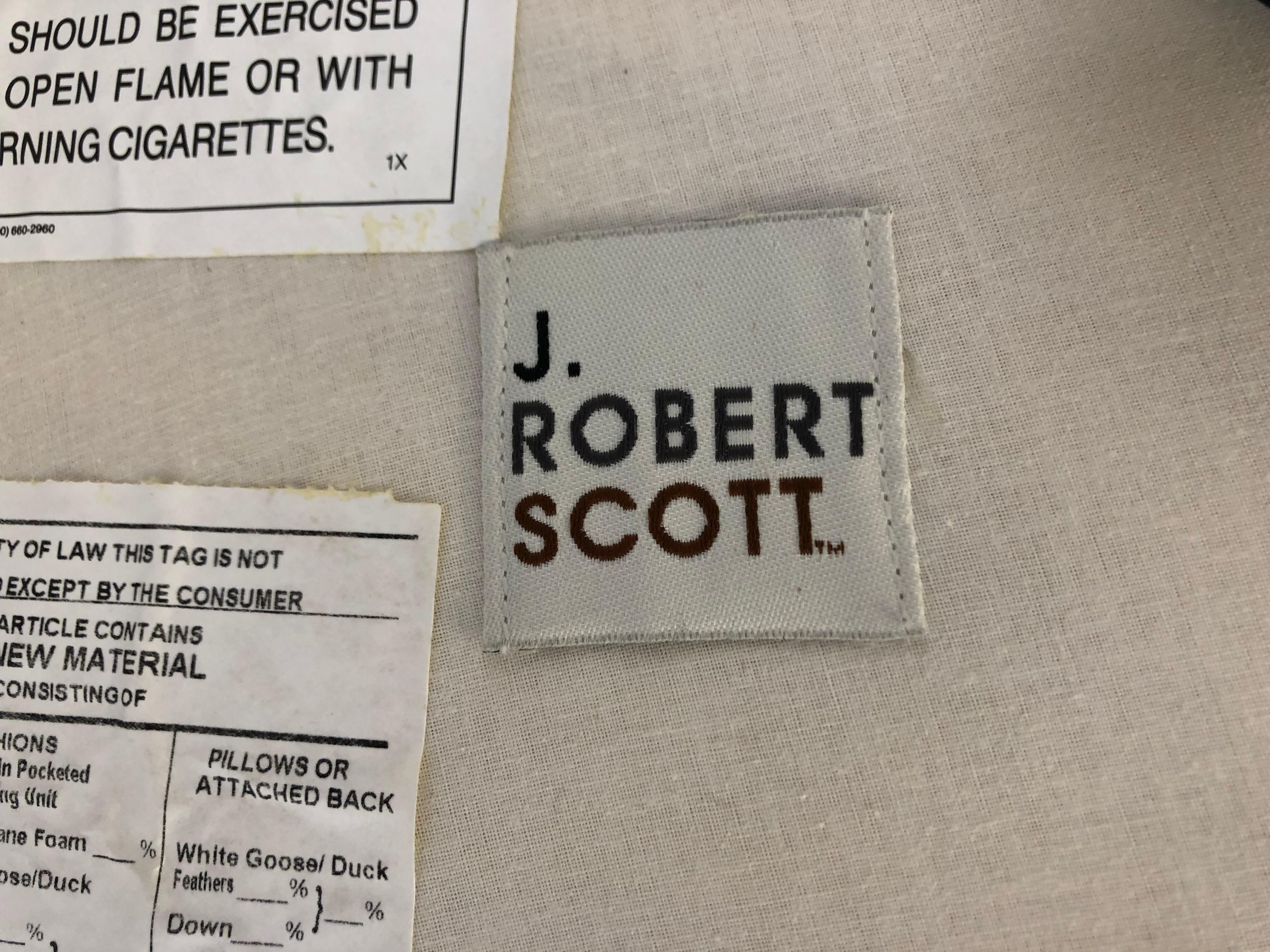 Fin du 20e siècle Paire de chaises pivotantes en laiton et cuir de J. Robert Scott en vente