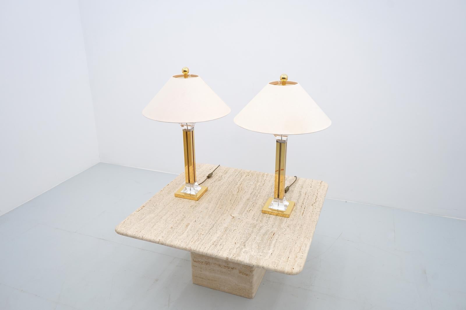 French Pair of Brass and Lucite Table Lamps, 1970s For Sale