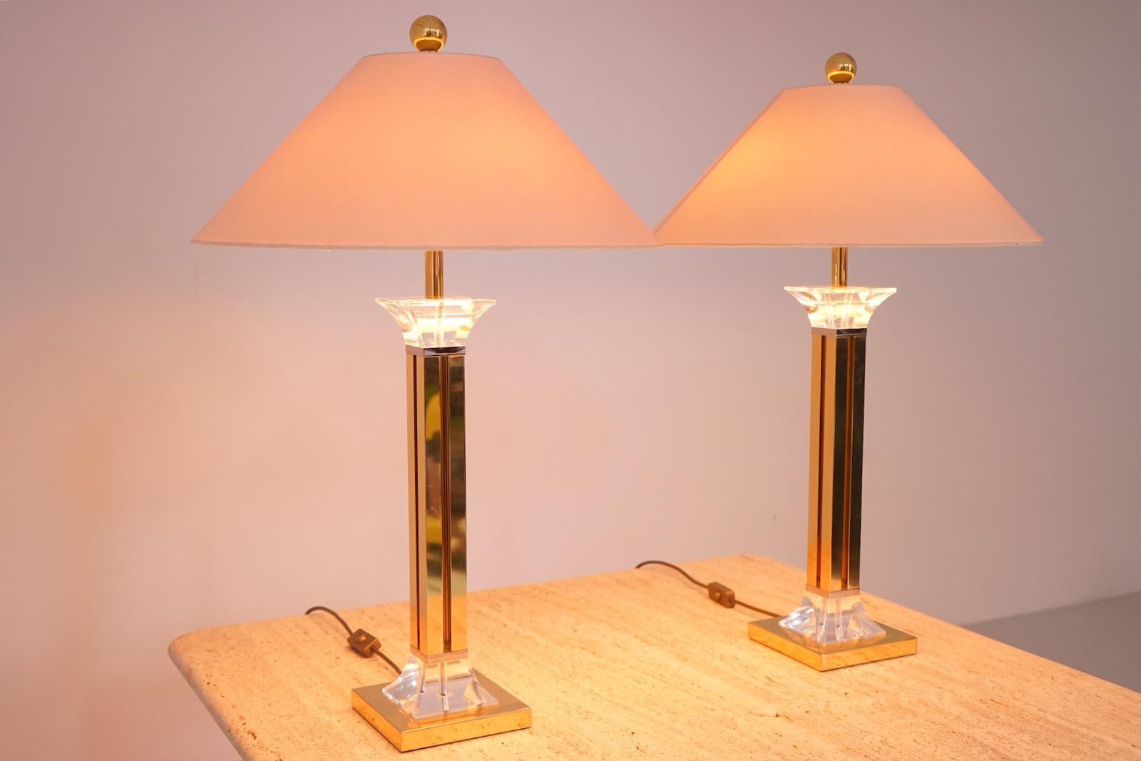 Pair of Brass and Lucite Table Lamps, 1970s For Sale 2
