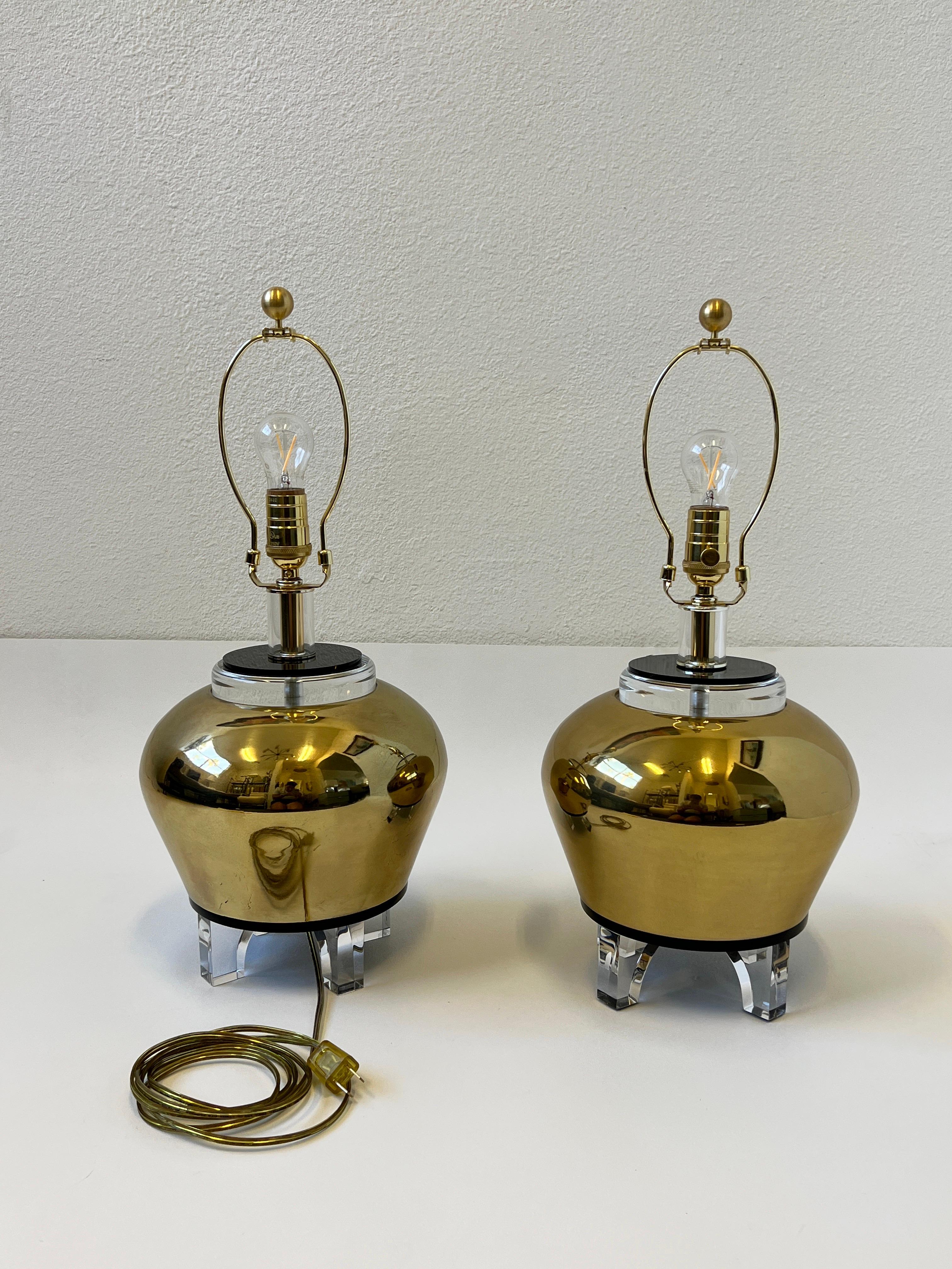 Modern Pair of Brass and Lucite Table Lamps by Bauer Lamp Co For Sale