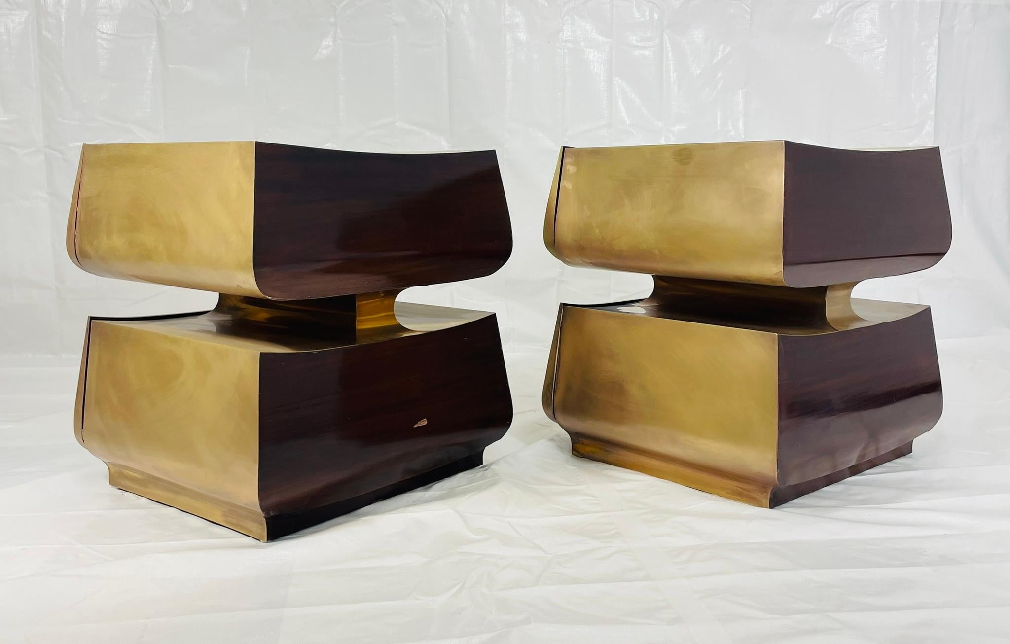 Coppia di comodini in ottone e mogano di Scala Luxury in vendita 6