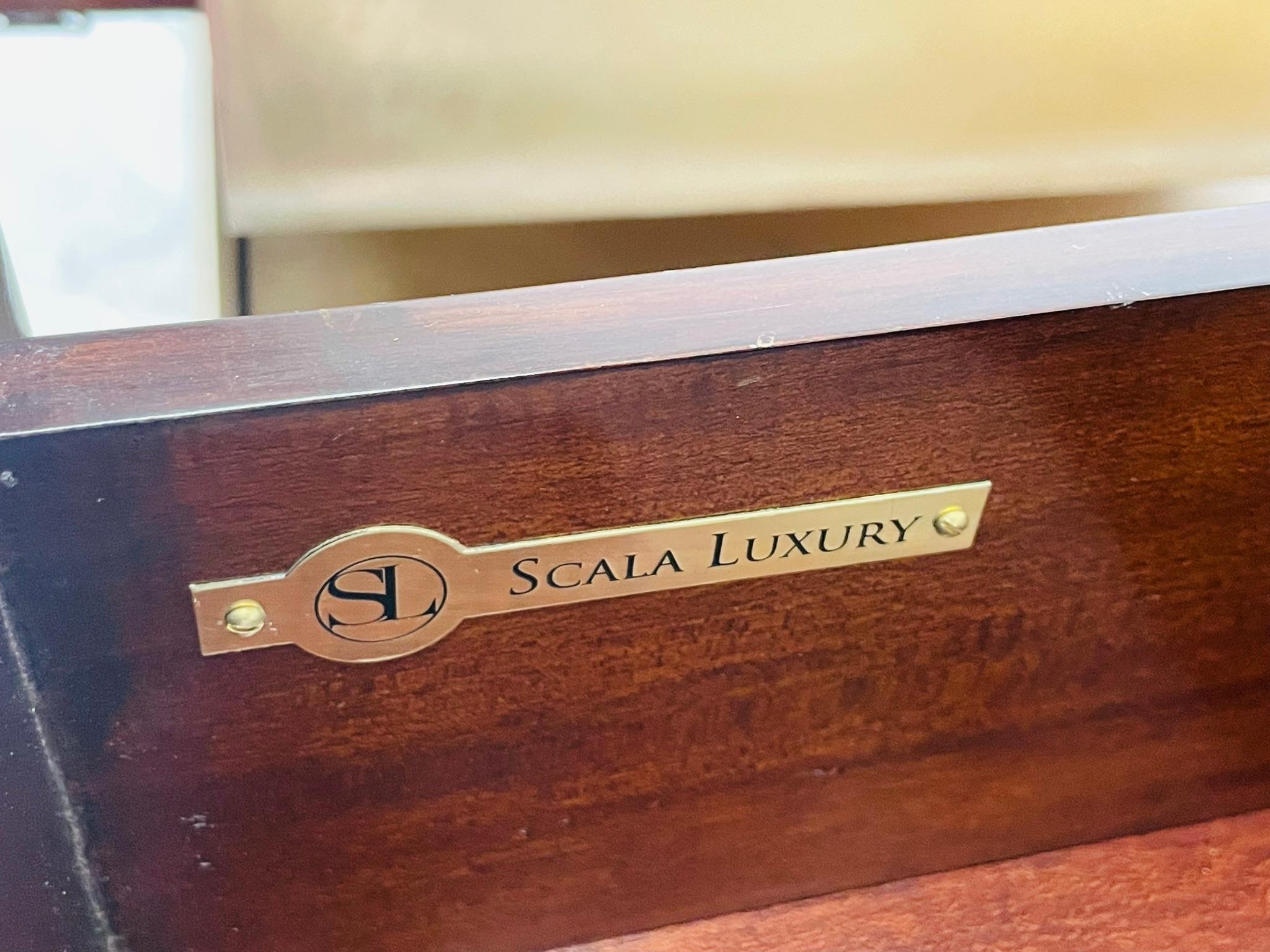 Coppia di comodini in ottone e mogano di Scala Luxury in vendita 12