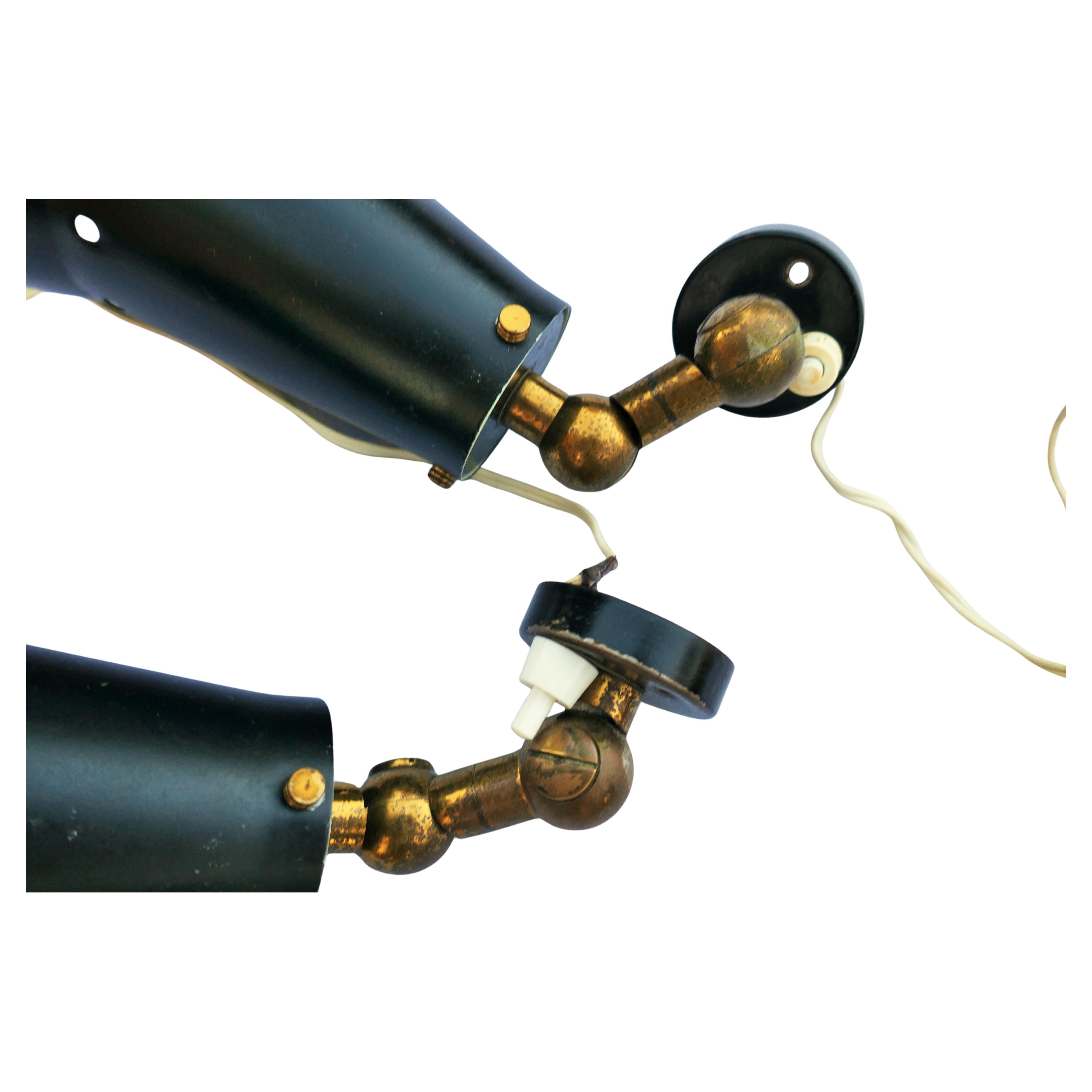 Italian Pair of brass and metal sconces in the style of Stilnovo Arteluce in vendita