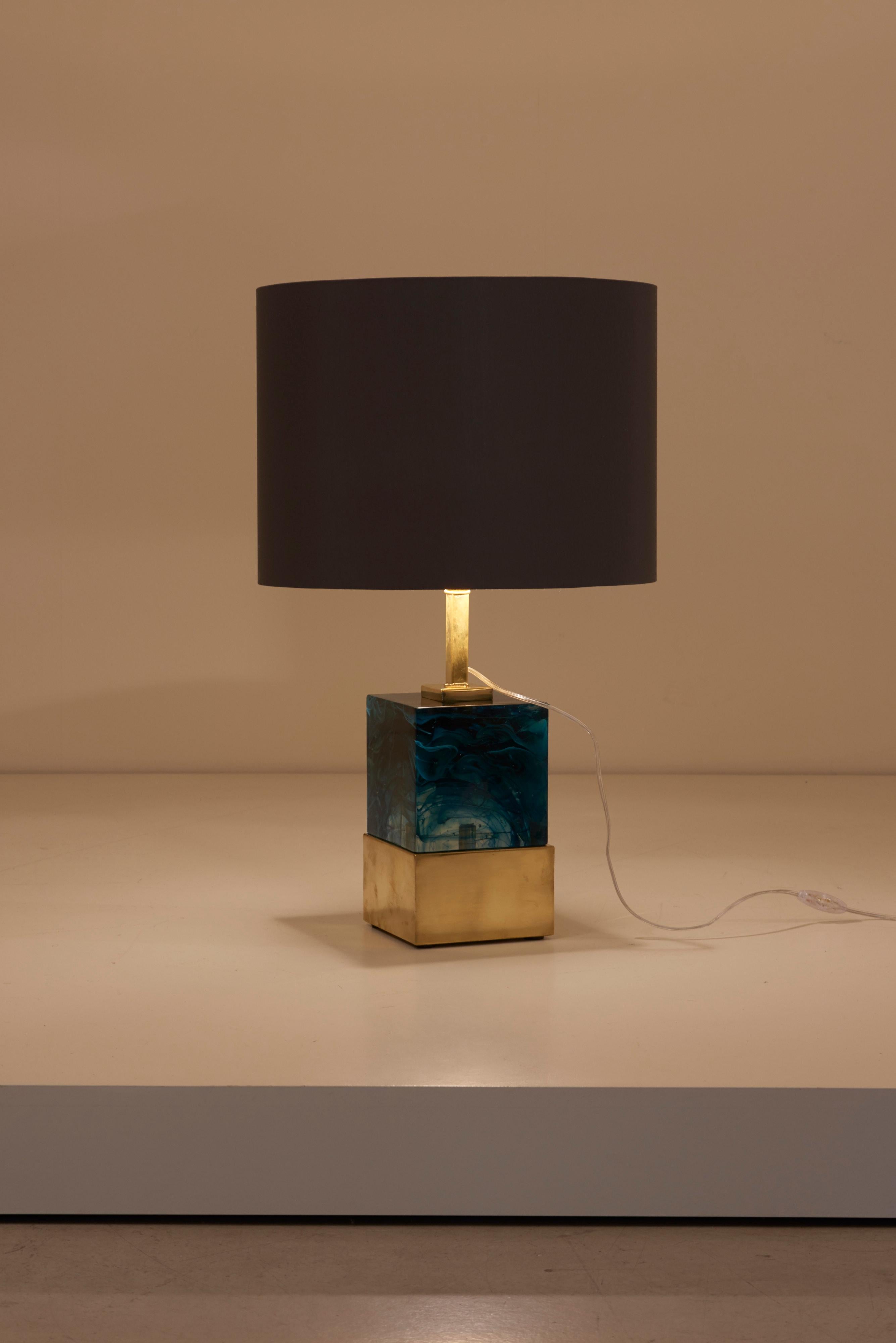 Contemporary Pair of Brass and Murano Glass Cube Table Lamps For Sale