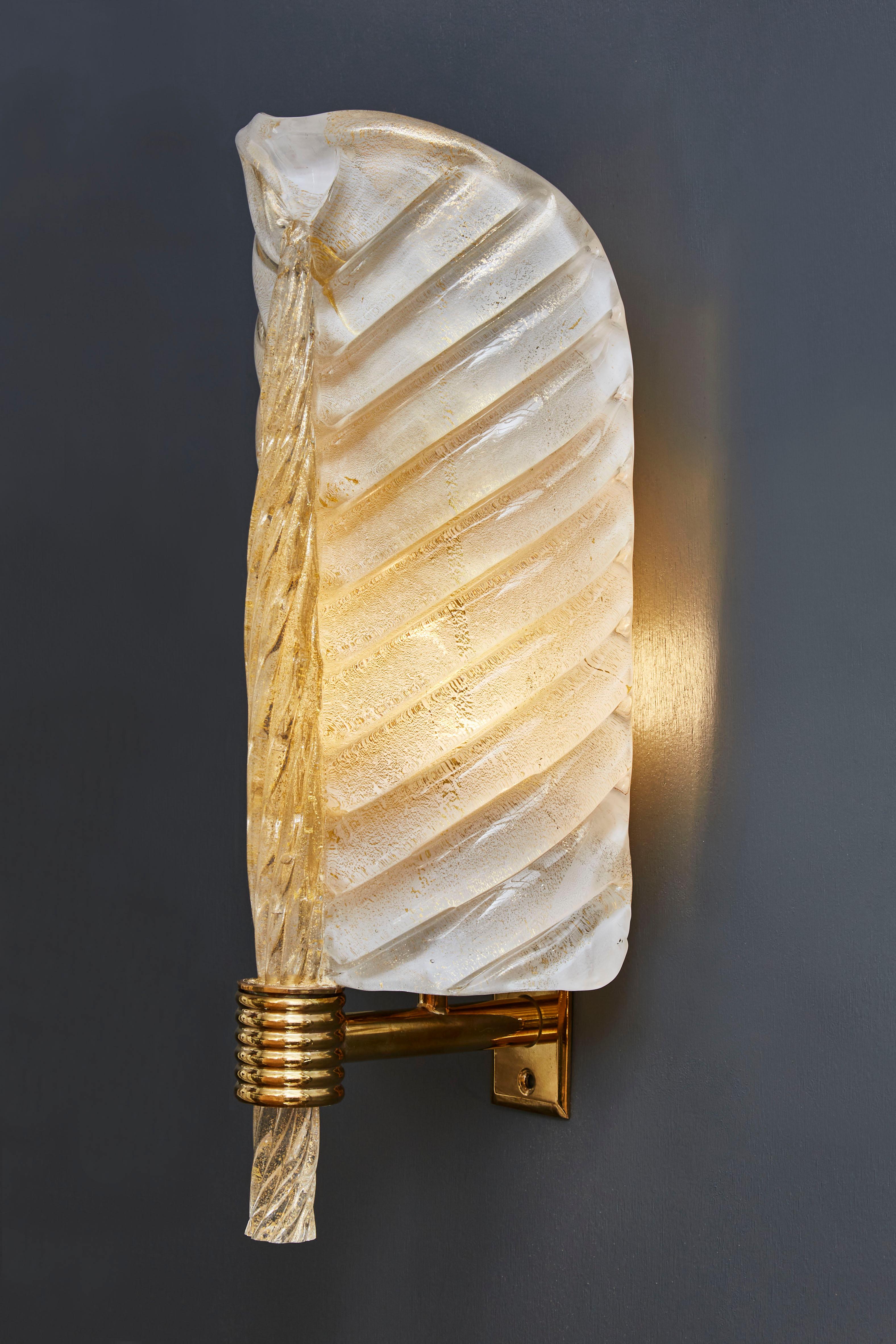 Mid-Century Modern Pair of Brass and Murano Glass Leaves Wall Sconces