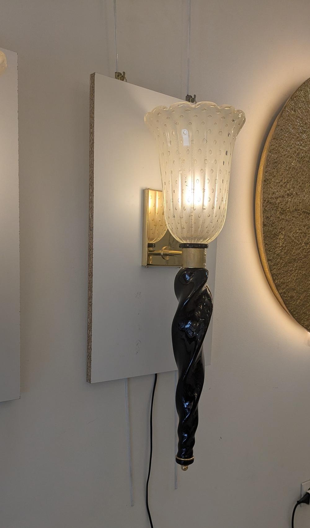 Paire d'appliques en laiton et verre de Murano en vente 3
