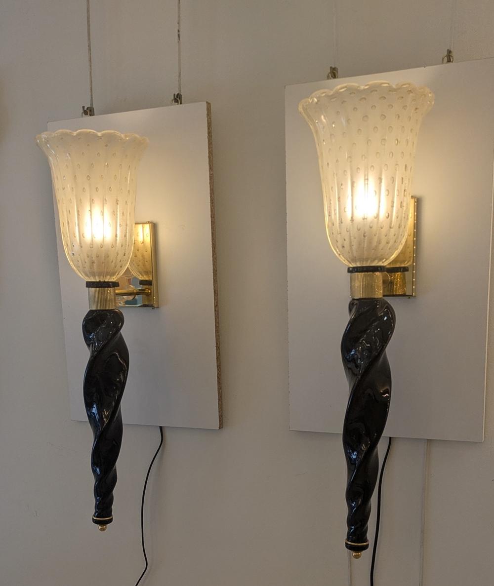 Paire d'appliques en laiton et verre de Murano en vente 10