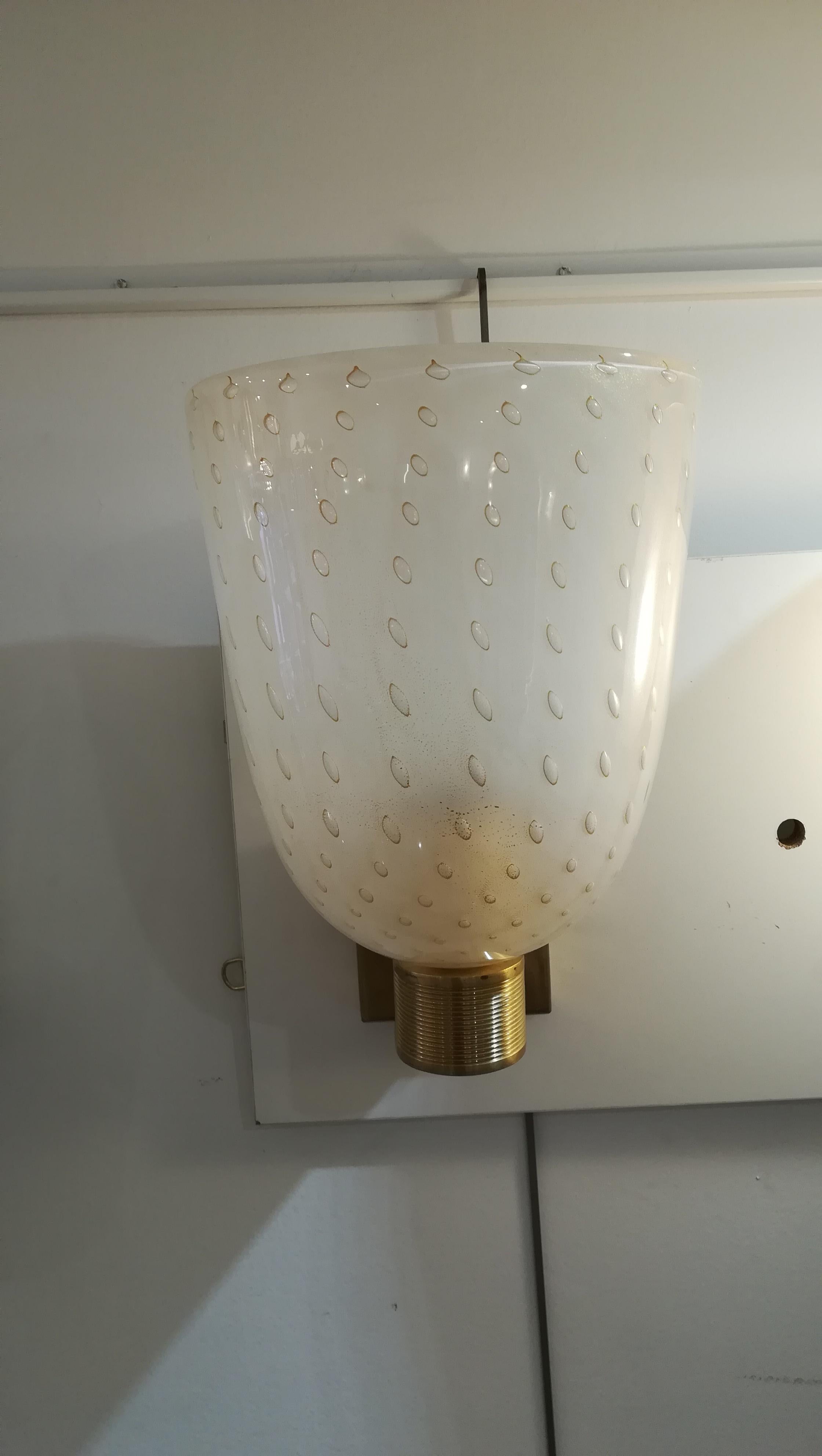 Pair of Brass and Murano Glass Sconces In Excellent Condition In Saint-Ouen, FR